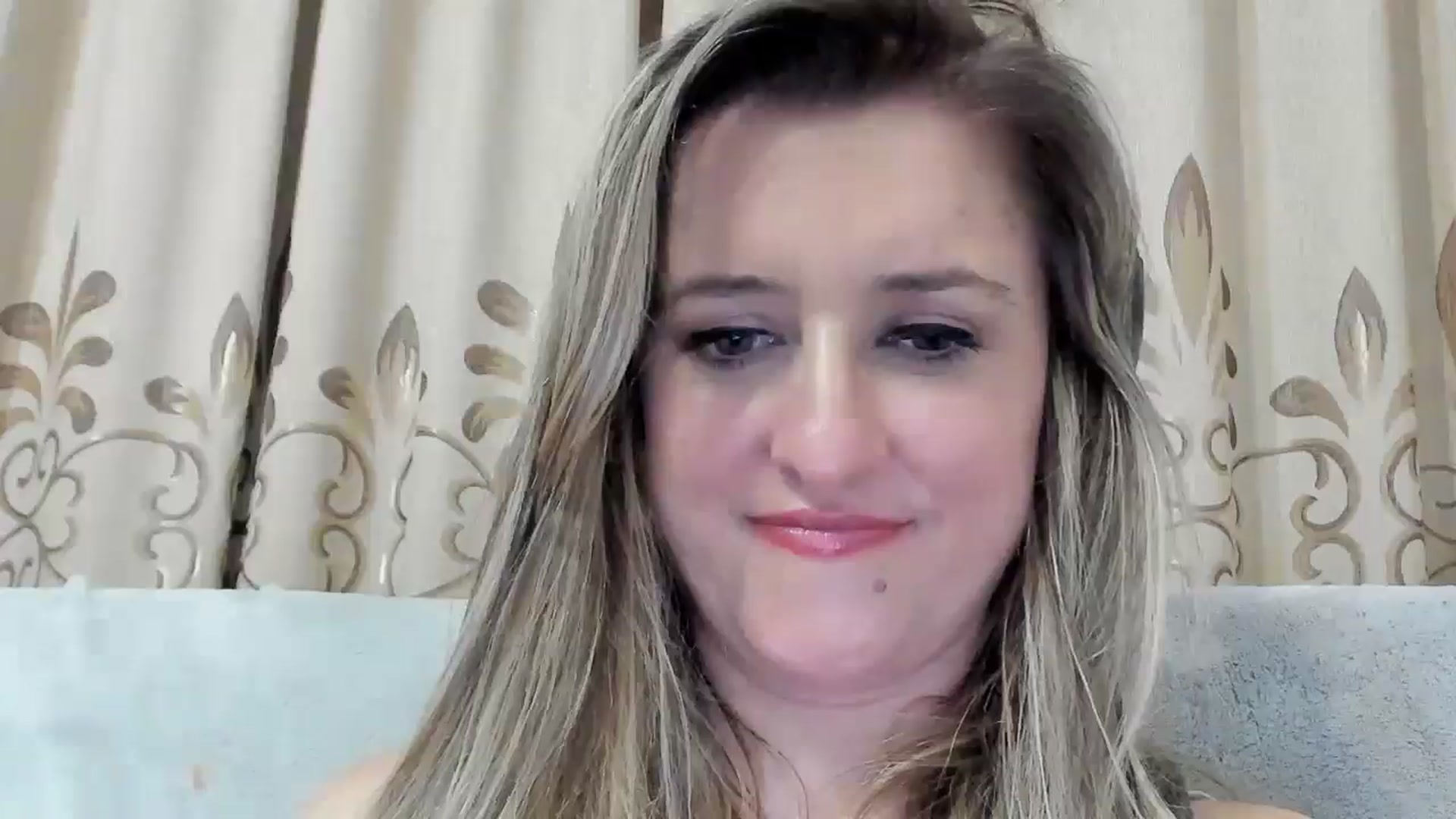 Gallery image thumbnail from BestDream's myfreecams stream on, 11/03/2025, 24:27 image 10 of 20