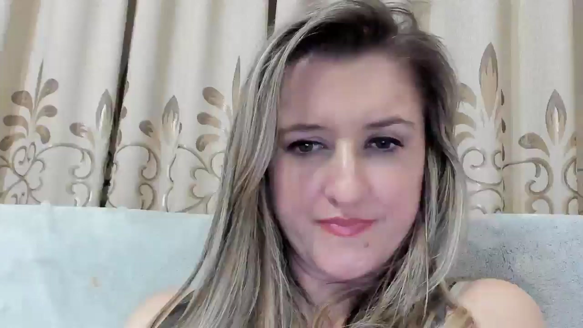 Gallery image thumbnail from BestDream's myfreecams stream on, 11/03/2025, 24:27 image 16 of 20