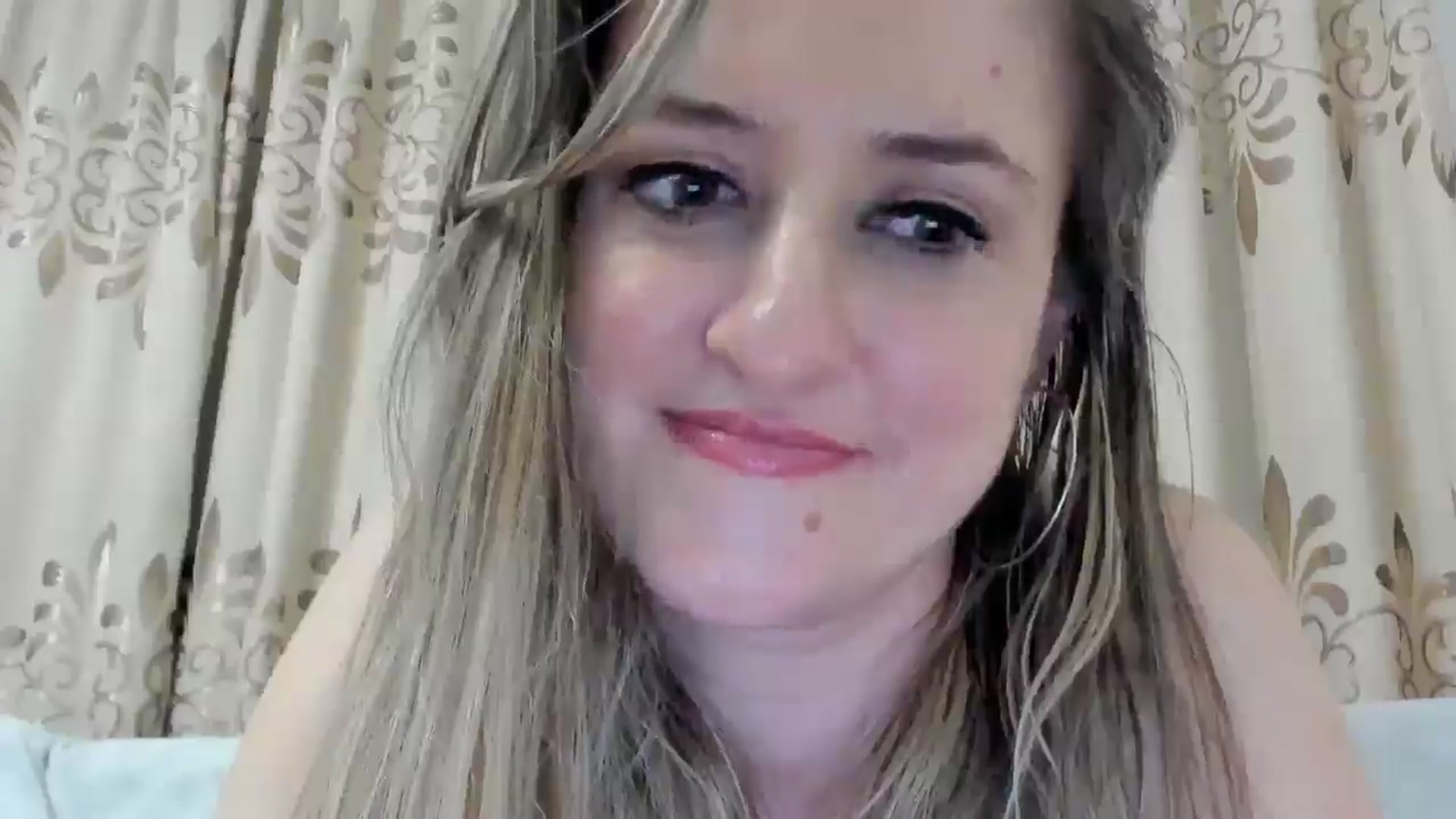 Gallery image thumbnail from BestDream's myfreecams stream on, 11/03/2025, 01:47 image 10 of 20