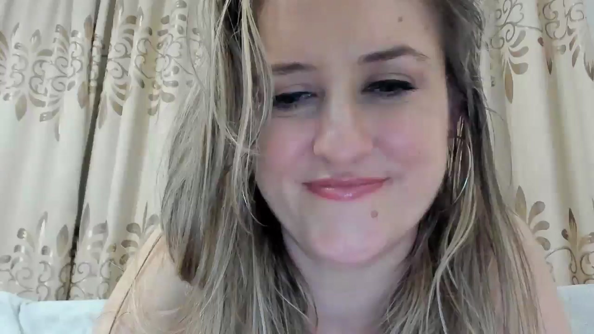 Gallery image thumbnail from BestDream's myfreecams stream on, 11/03/2025, 01:47 image 20 of 20