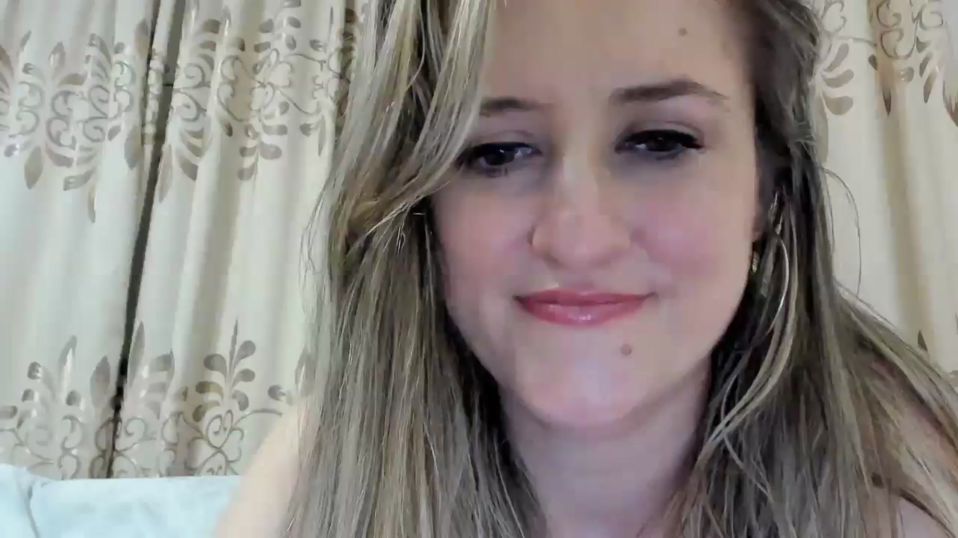 Gallery image thumbnail from BestDream's myfreecams stream on, 11/03/2025, 01:47 image 1 of 20