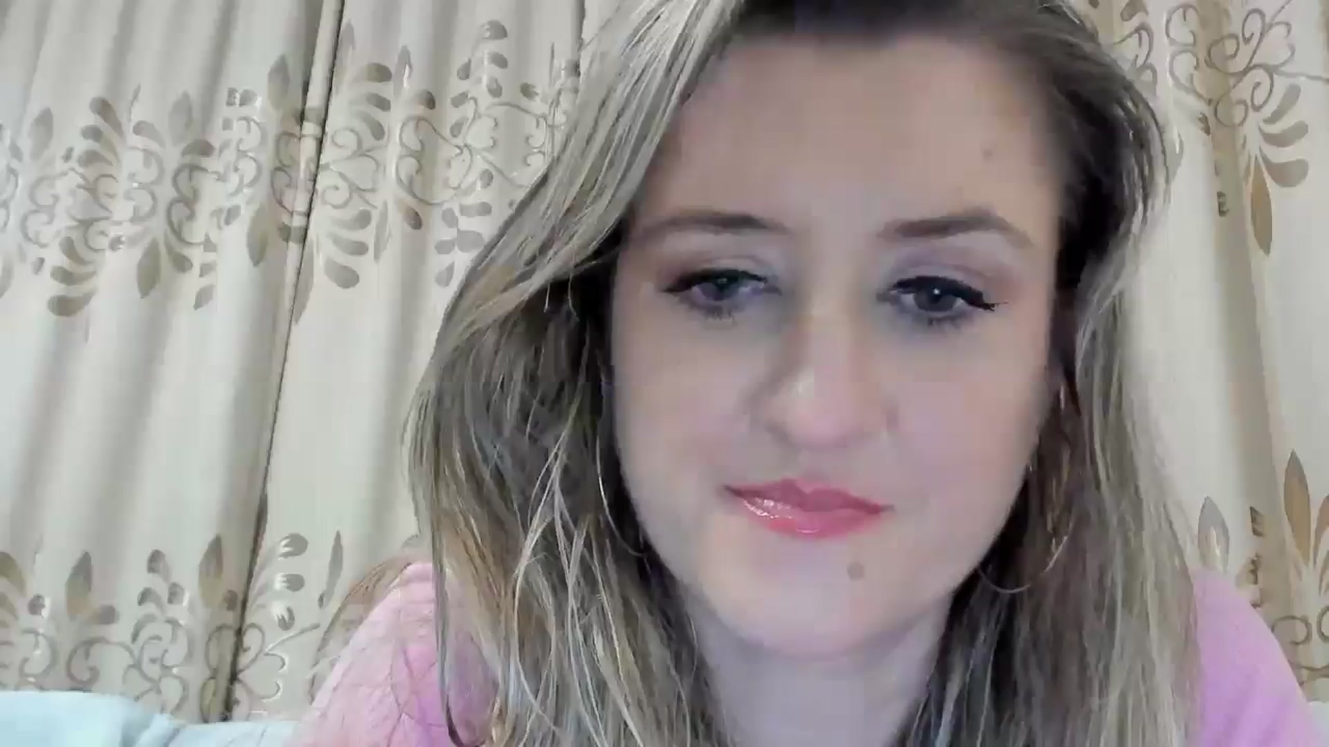 Gallery image thumbnail from BestDream's myfreecams stream on, 11/03/2025, 23:24 image 7 of 20