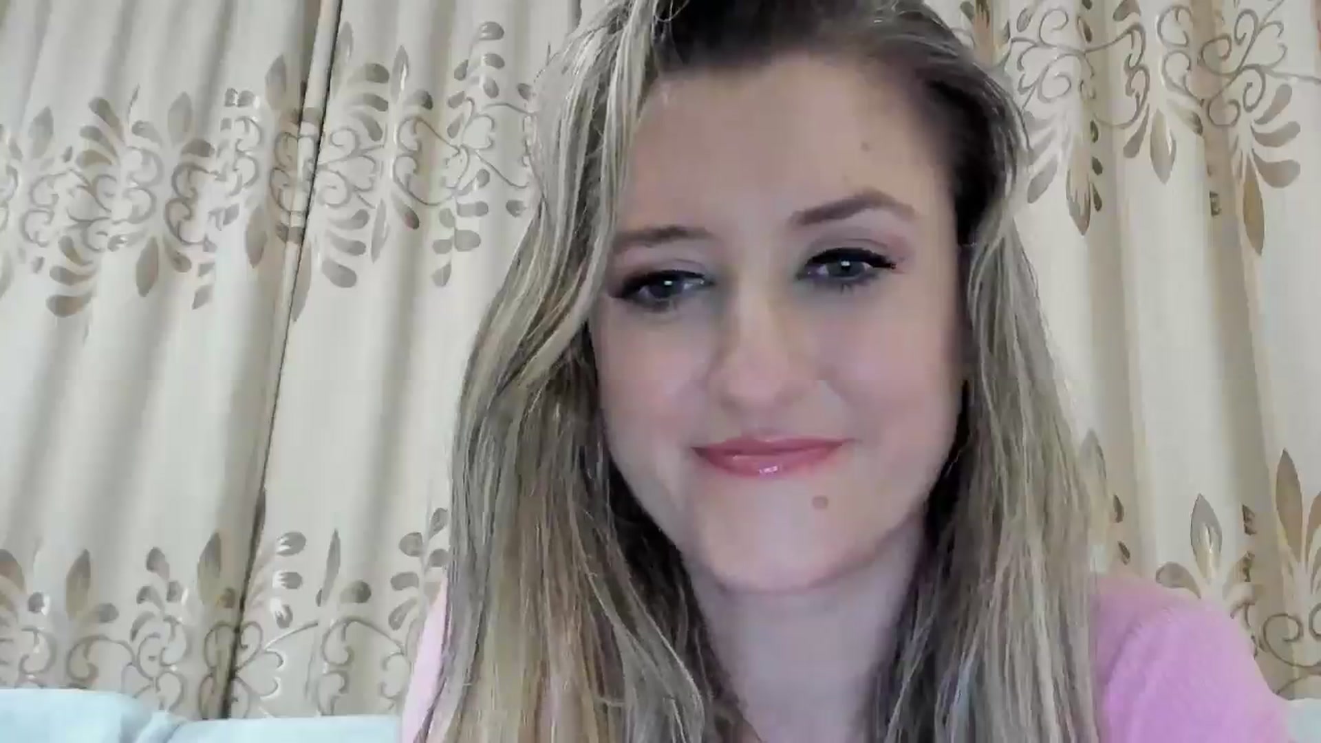 Gallery image thumbnail from BestDream's myfreecams stream on, 11/03/2025, 23:24 image 20 of 20