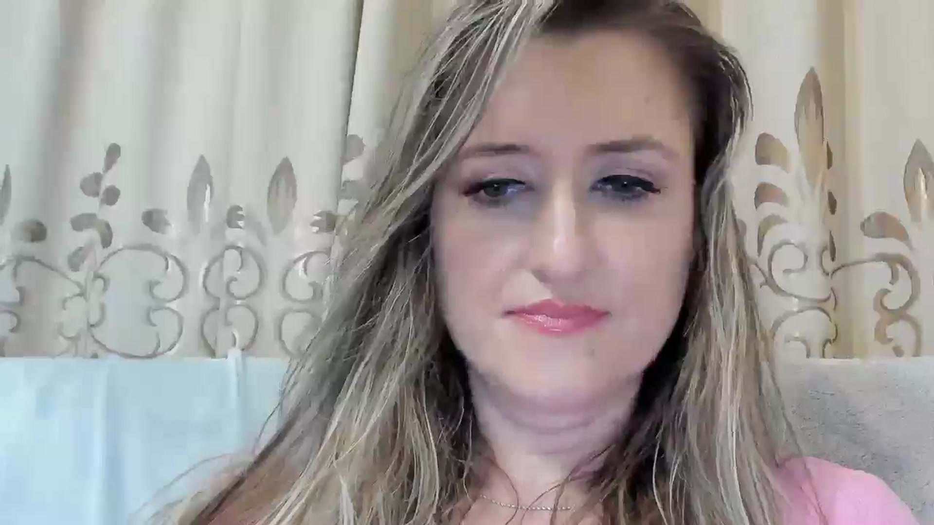 Gallery image thumbnail from BestDream's myfreecams stream on, 11/04/2025, 24:00 image 4 of 20