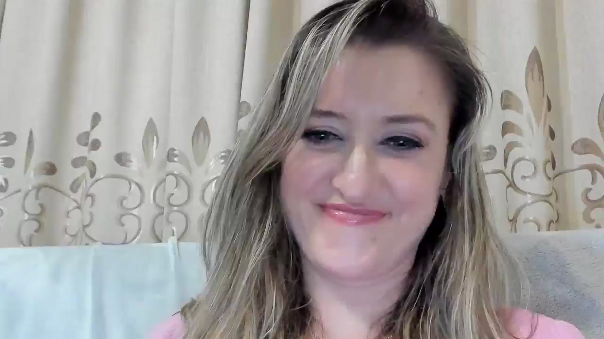 Gallery image thumbnail from BestDream's myfreecams stream on, 11/04/2025, 24:00 image 17 of 20