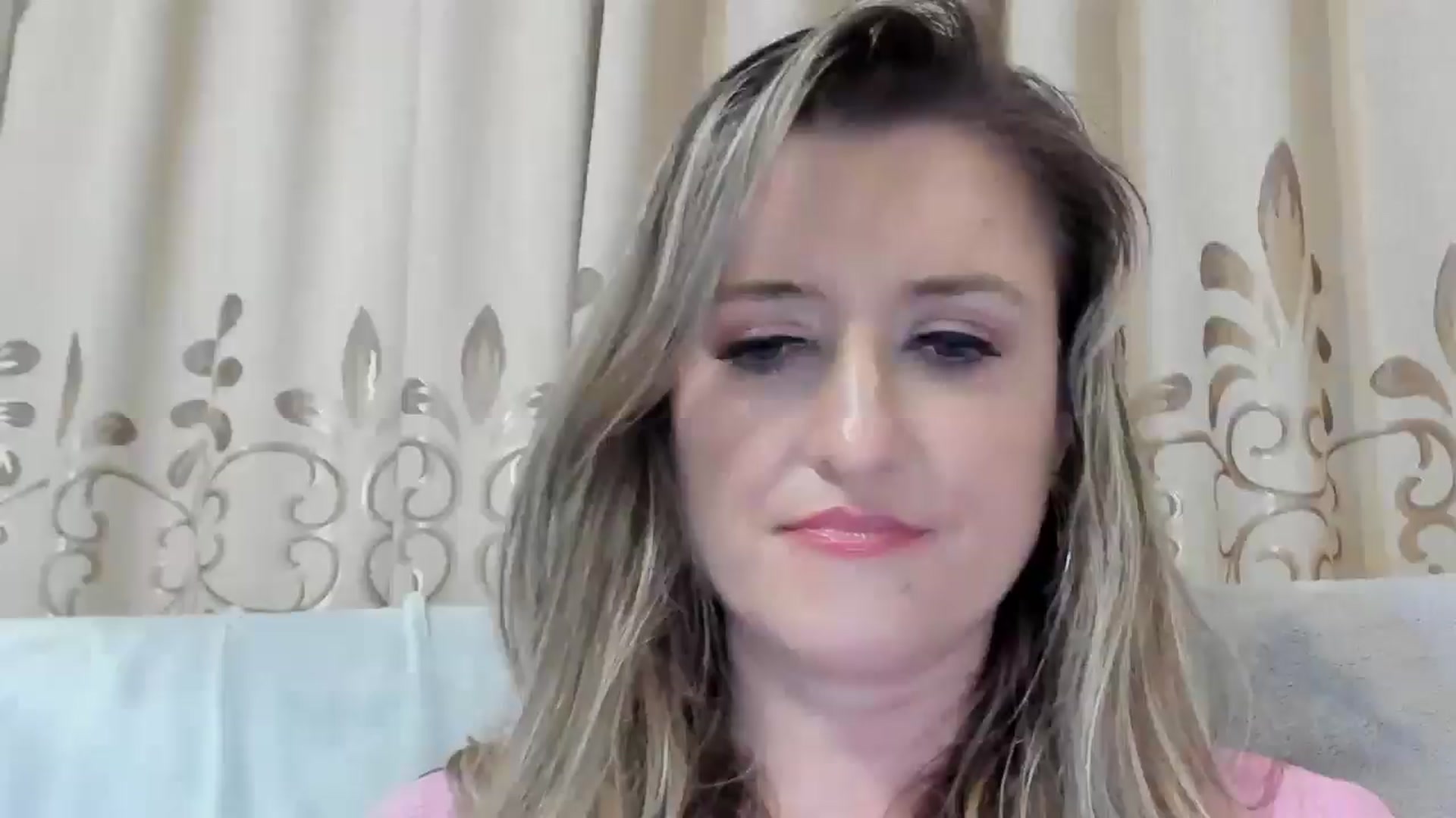 Gallery image thumbnail from BestDream's myfreecams stream on, 11/04/2025, 24:00 image 16 of 20