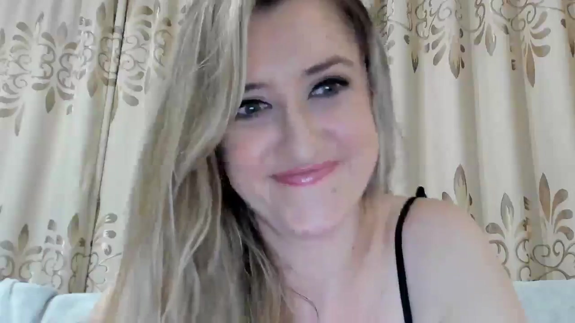 Gallery image thumbnail from BestDream's myfreecams stream on, 11/04/2025, 22:27 image 9 of 20