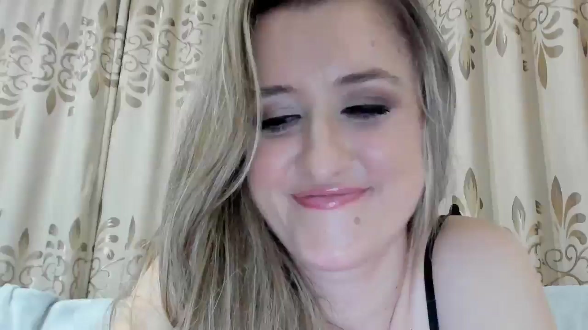 Gallery image thumbnail from BestDream's myfreecams stream on, 11/04/2025, 22:27 image 15 of 20