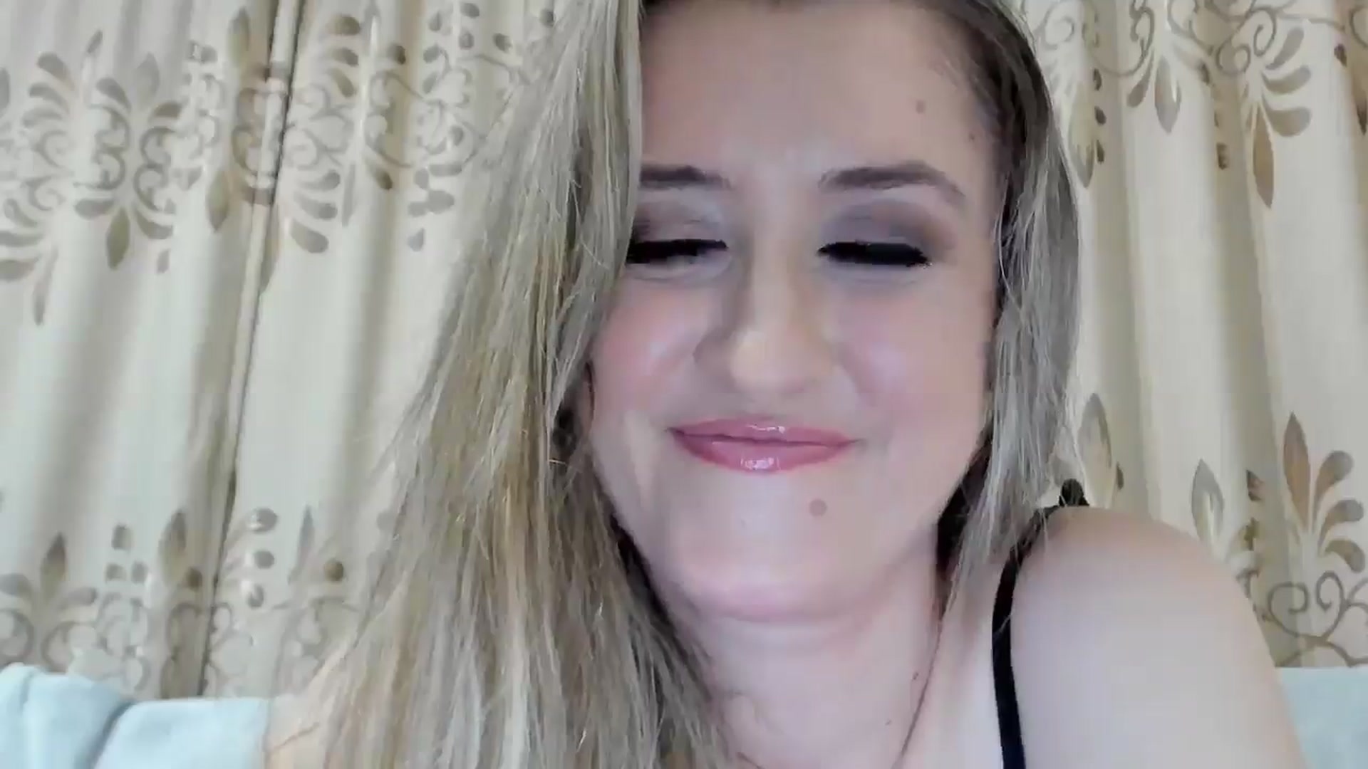 Gallery image thumbnail from BestDream's myfreecams stream on, 11/04/2025, 22:27 image 10 of 20