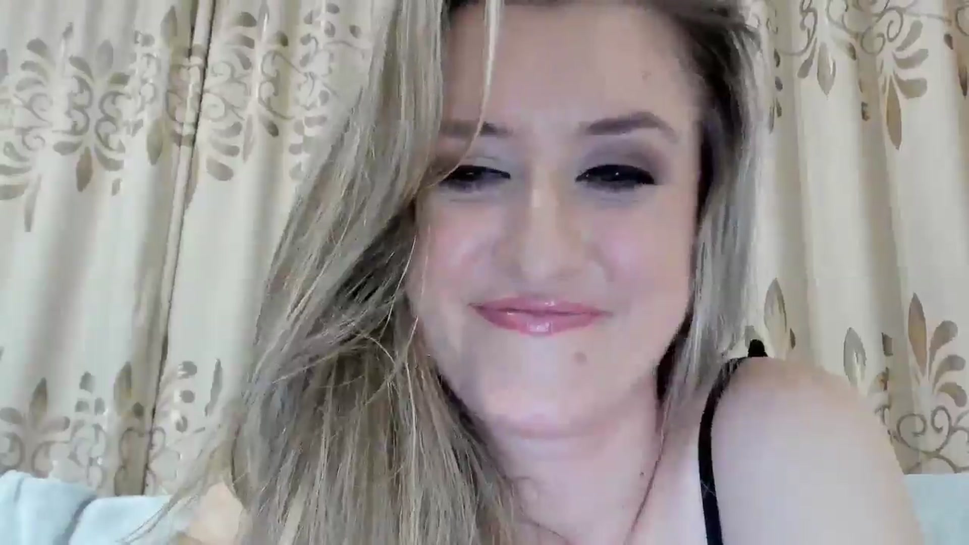 Gallery image thumbnail from BestDream's myfreecams stream on, 11/04/2025, 22:27 image 11 of 20
