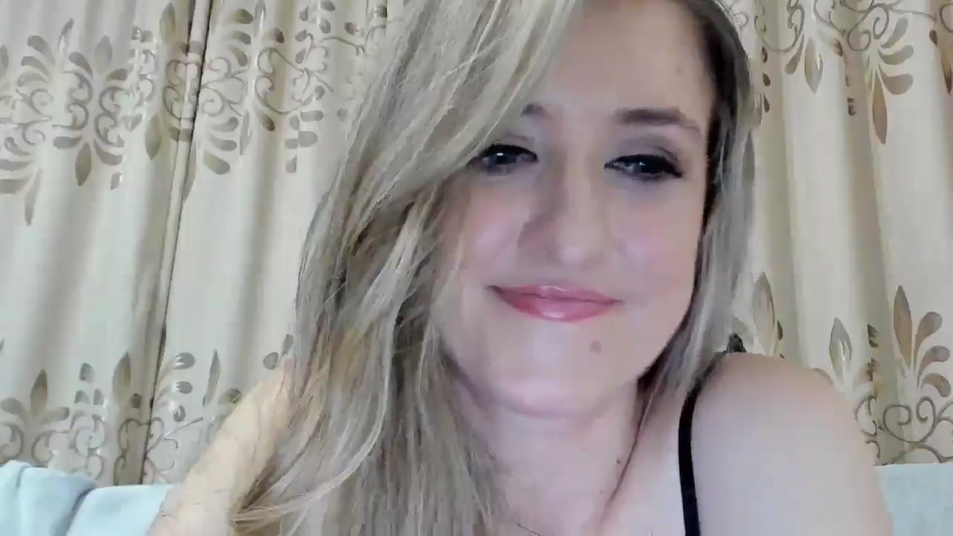 Gallery image thumbnail from BestDream's myfreecams stream on, 11/04/2025, 22:27 image 7 of 20