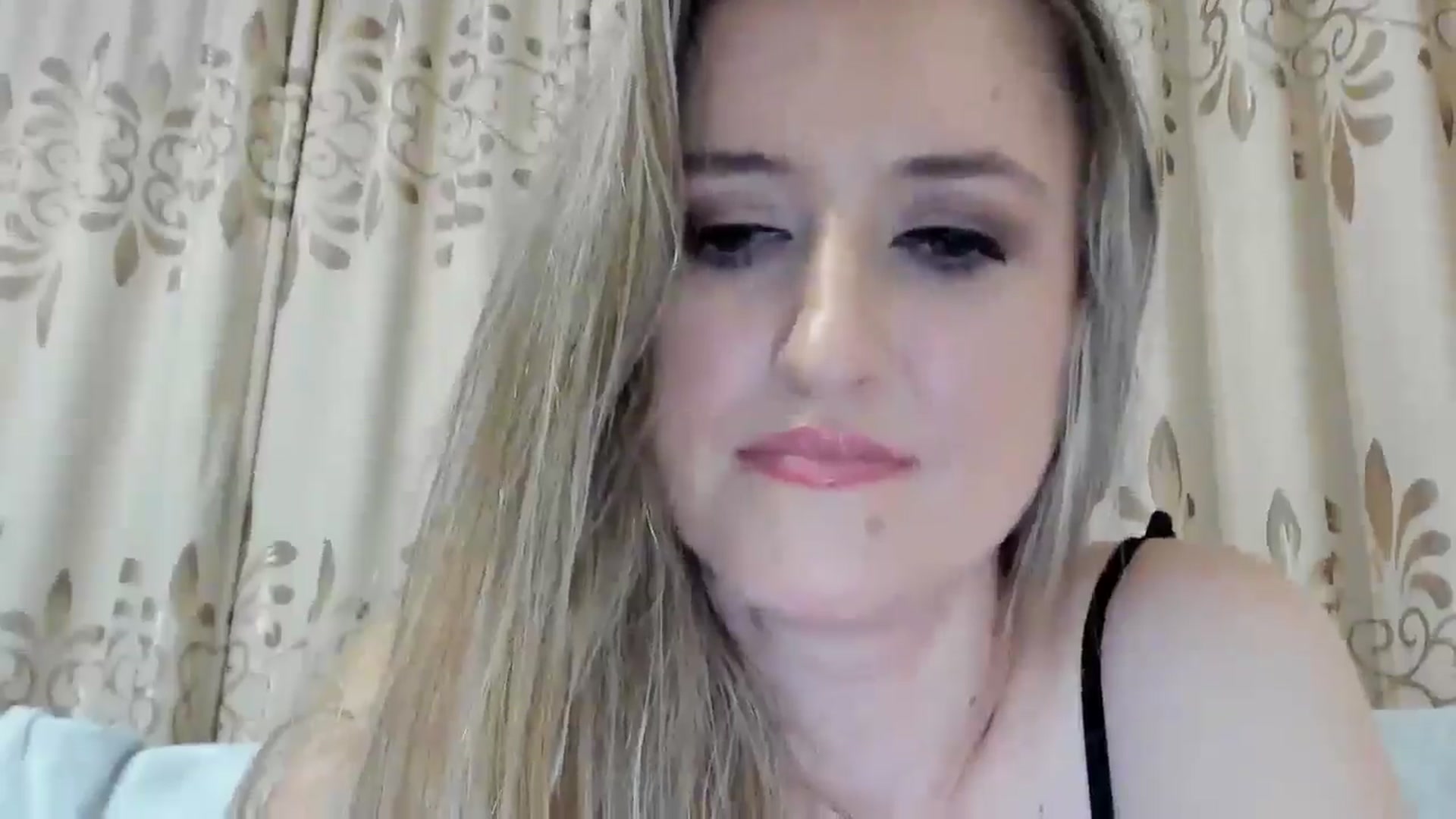 Gallery image thumbnail from BestDream's myfreecams stream on, 11/04/2025, 22:27 image 17 of 20