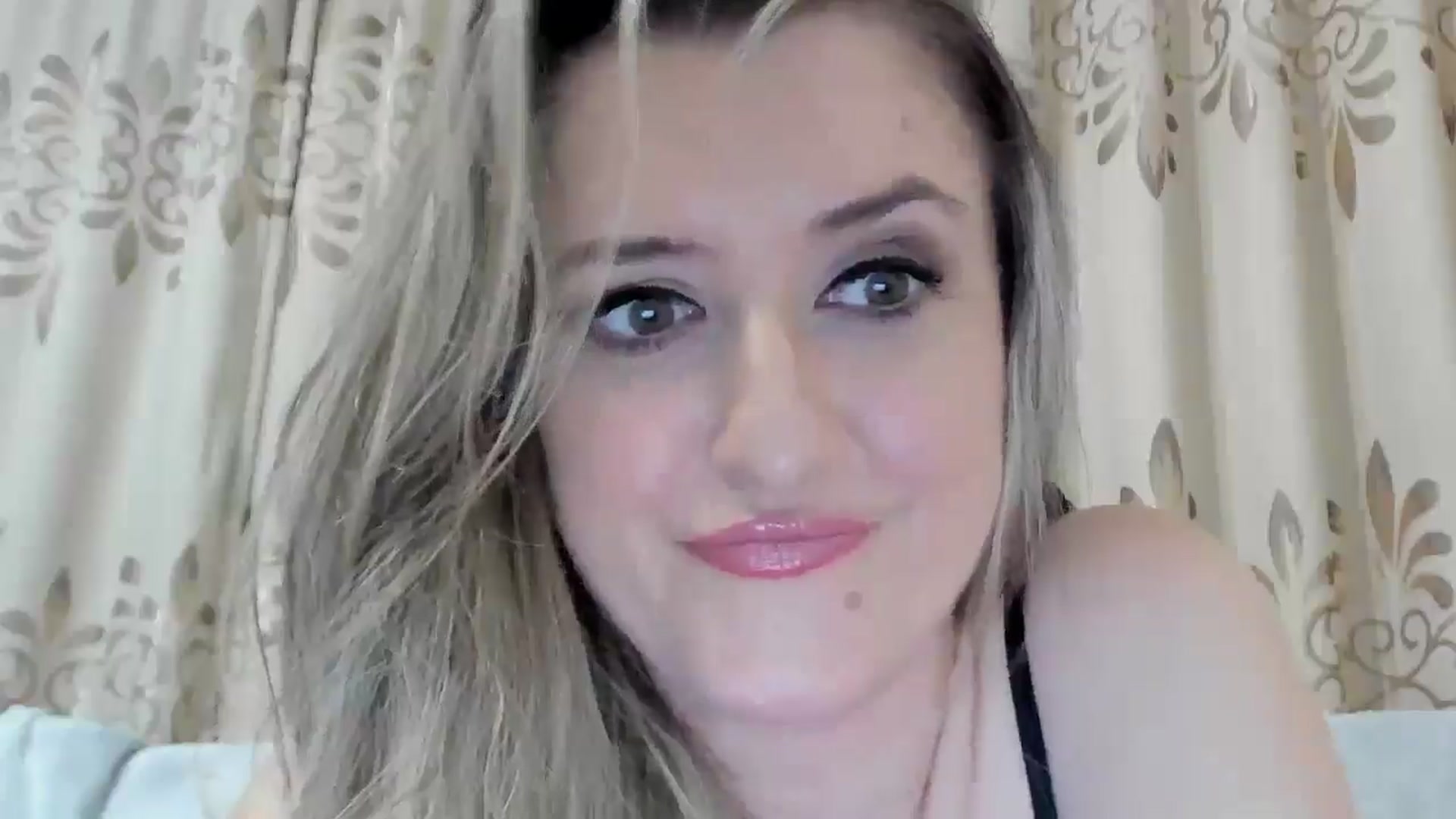 Gallery image thumbnail from BestDream's myfreecams stream on, 11/04/2025, 22:27 image 4 of 20