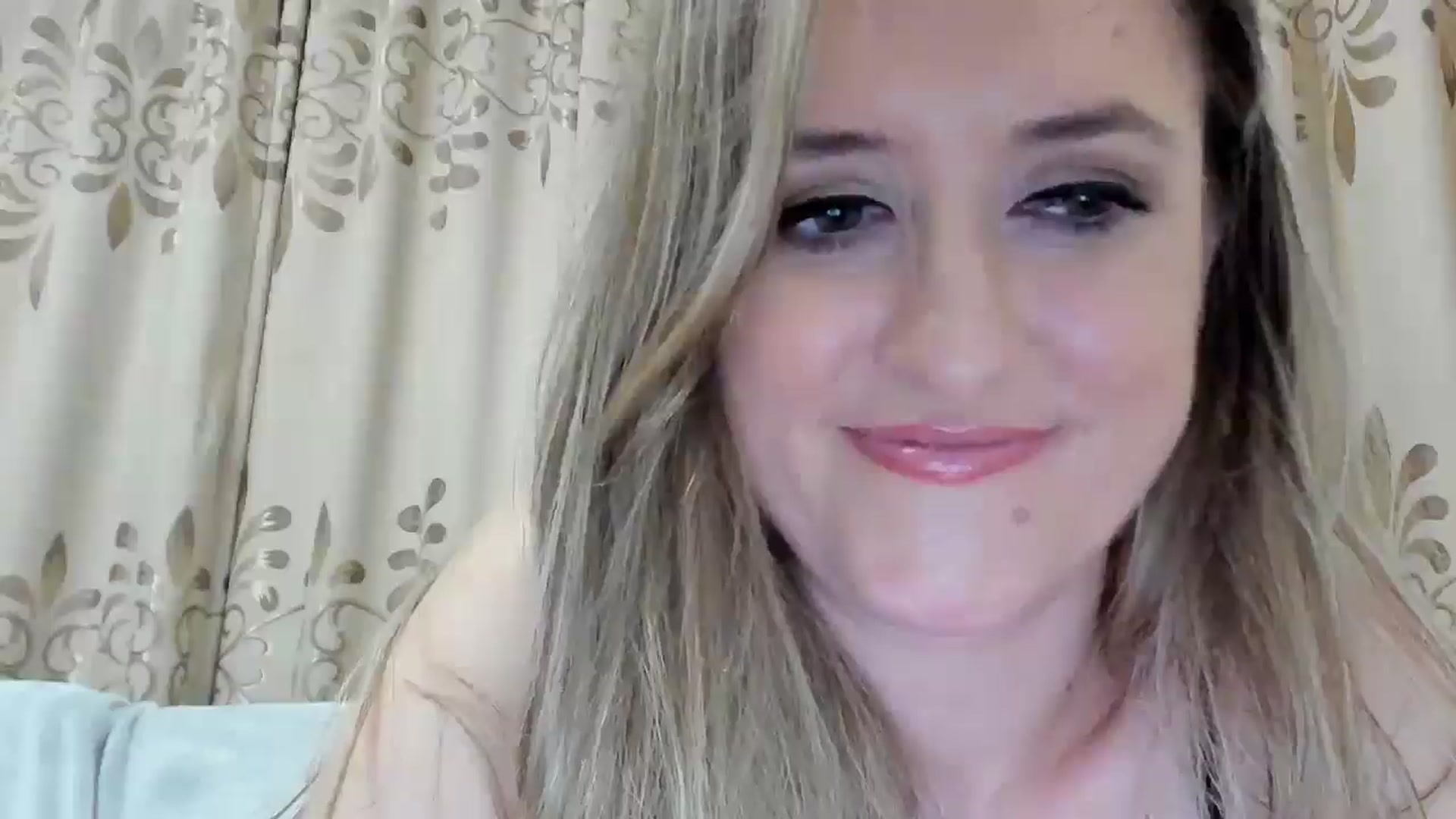 Gallery image thumbnail from BestDream's myfreecams stream on, 11/04/2025, 23:33 image 19 of 20