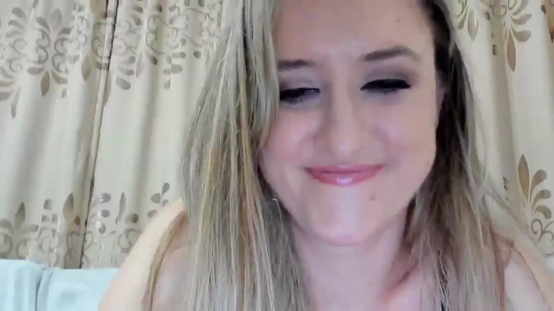 Gallery image thumbnail from BestDream's myfreecams stream on, 11/04/2025, 23:33 image 17 of 20