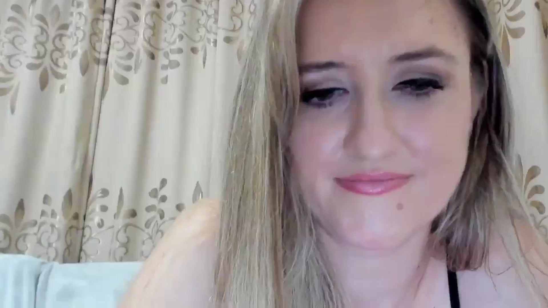 Gallery image thumbnail from BestDream's myfreecams stream on, 11/04/2025, 23:33 image 10 of 20