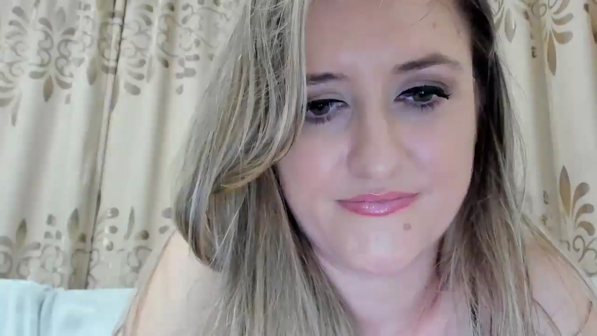 Gallery image thumbnail from BestDream's myfreecams stream on, 11/04/2025, 23:33 image 20 of 20