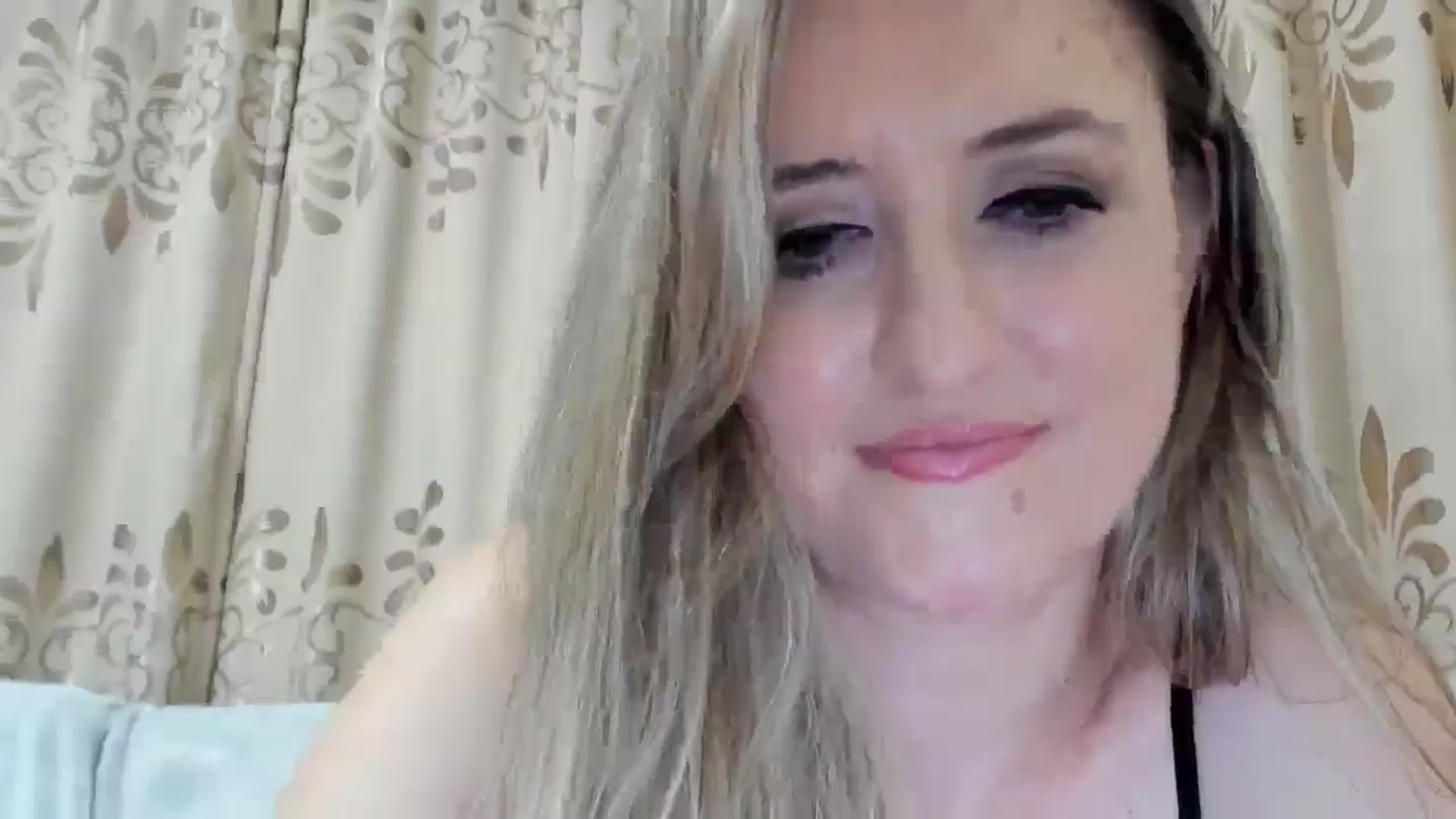 Gallery image thumbnail from BestDream's myfreecams stream on, 11/04/2025, 23:33 image 9 of 20