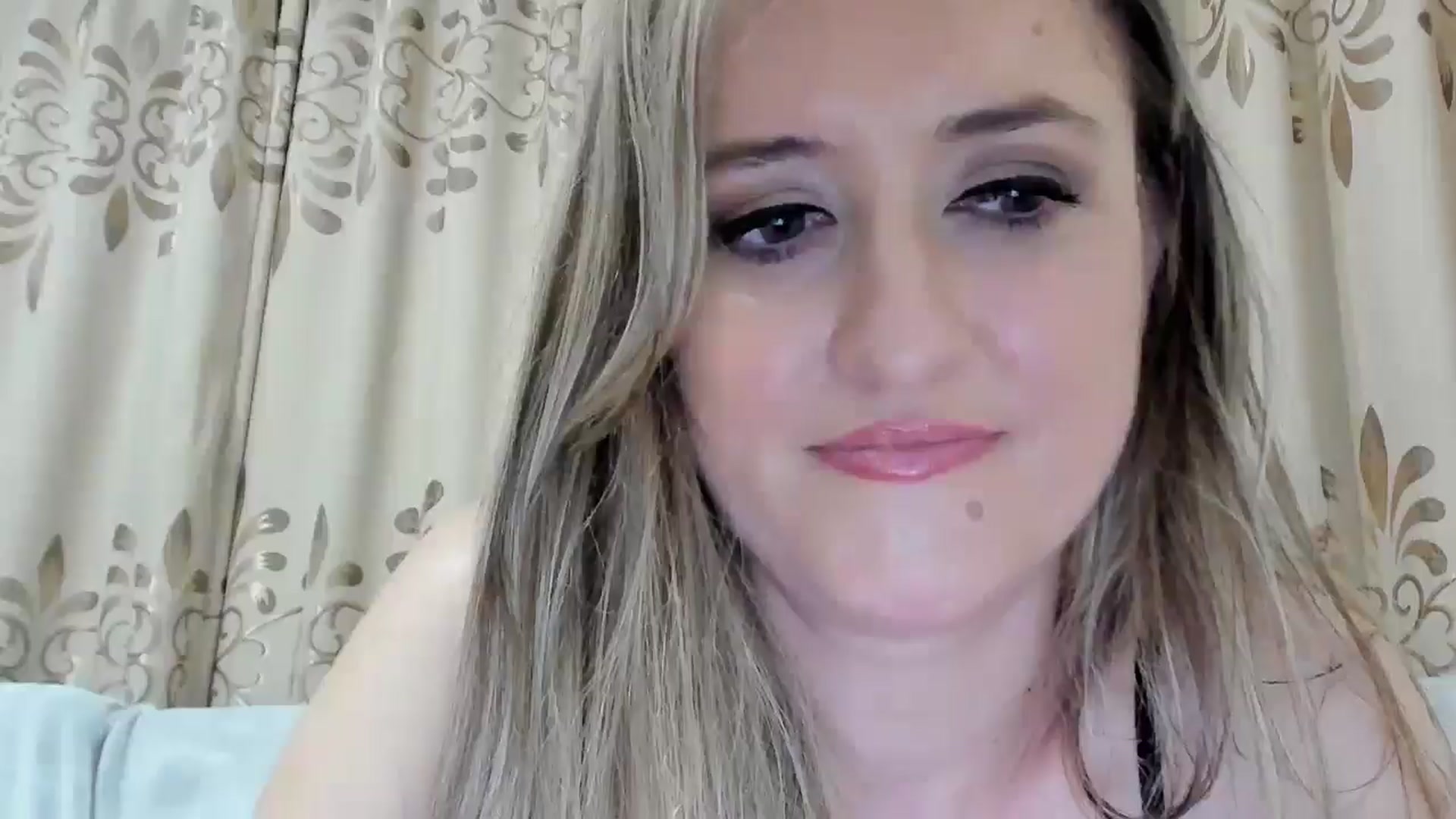 Gallery image thumbnail from BestDream's myfreecams stream on, 11/04/2025, 23:33 image 13 of 20