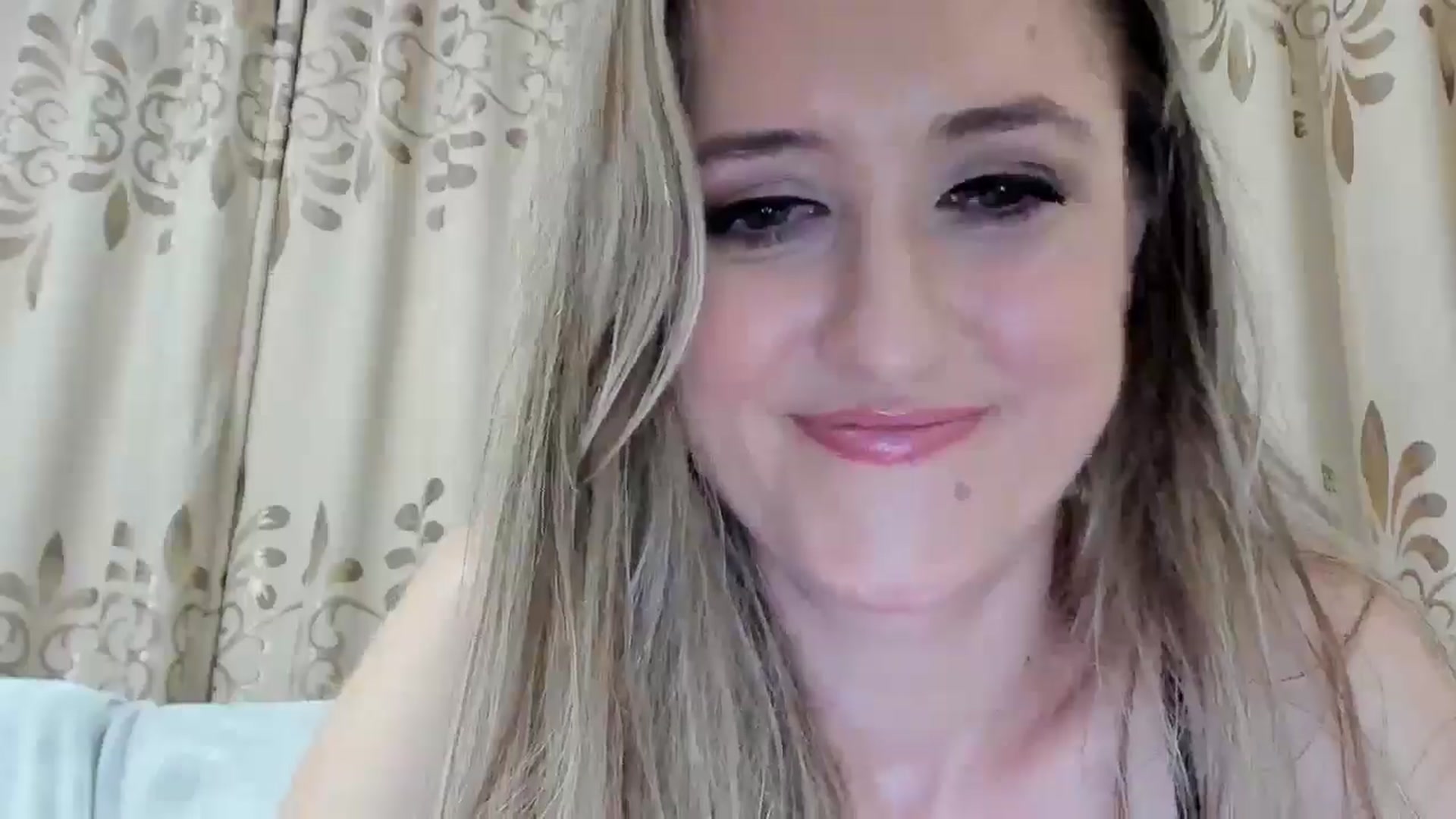 Gallery image thumbnail from BestDream's myfreecams stream on, 11/04/2025, 23:33 image 14 of 20