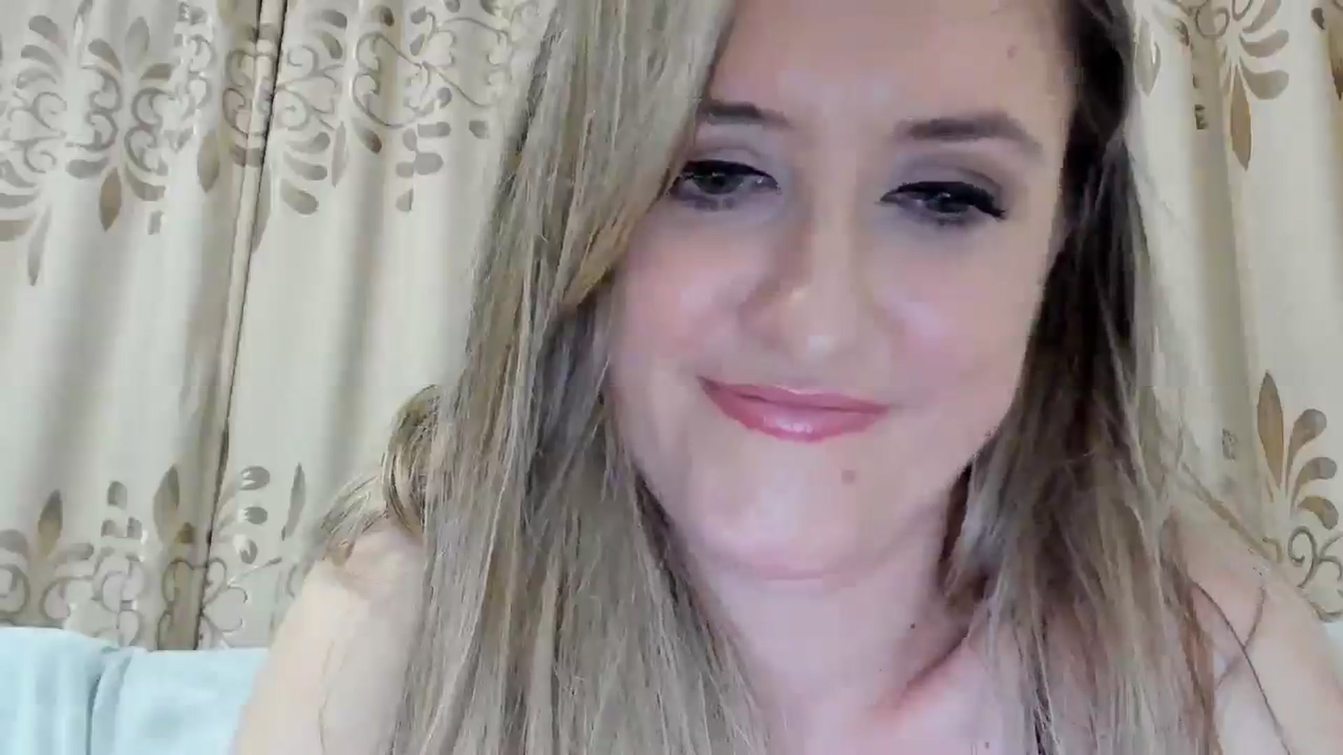 Gallery image thumbnail from BestDream's myfreecams stream on, 11/04/2025, 23:33 image 18 of 20