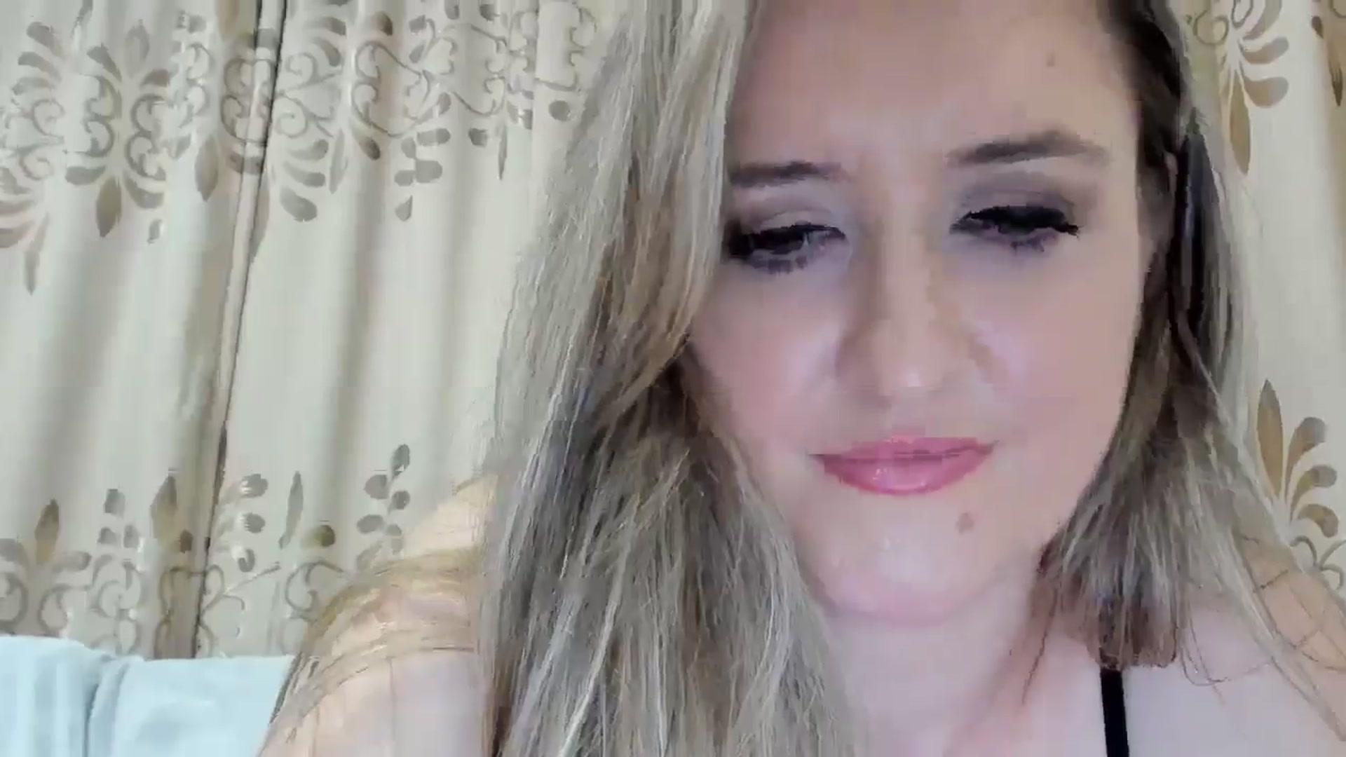 Gallery image thumbnail from BestDream's myfreecams stream on, 11/04/2025, 23:33 image 8 of 20