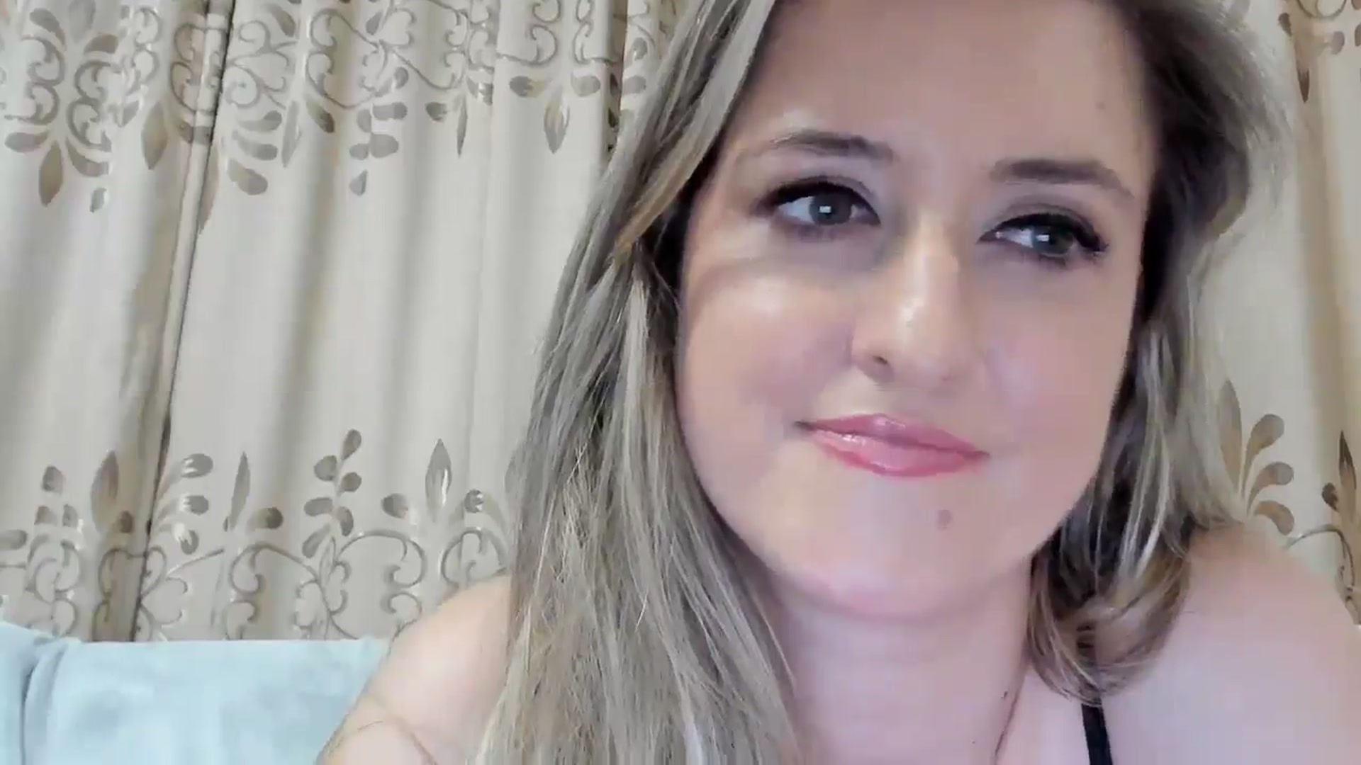 Gallery image thumbnail from BestDream's myfreecams stream on, 11/05/2025, 24:12 image 4 of 20