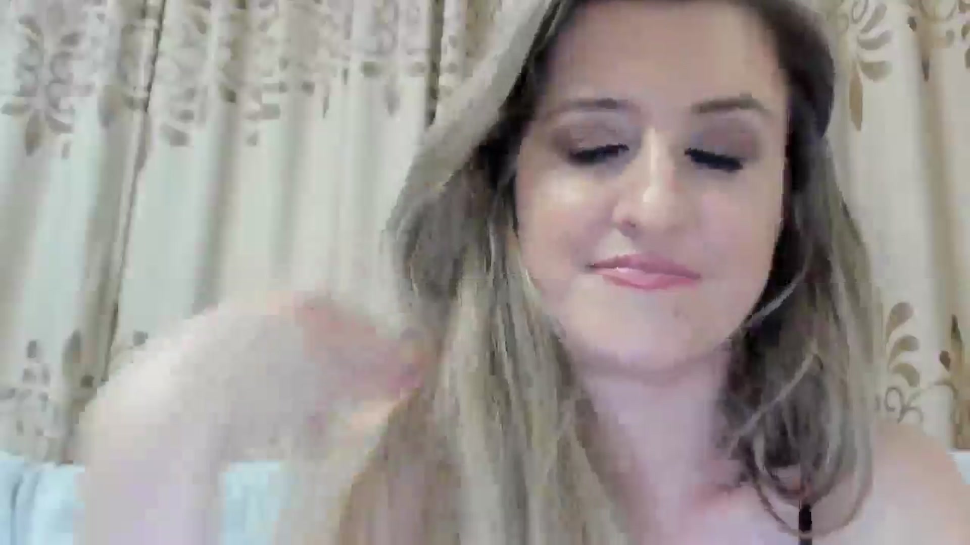Gallery image thumbnail from BestDream's myfreecams stream on, 11/05/2025, 24:12 image 9 of 20