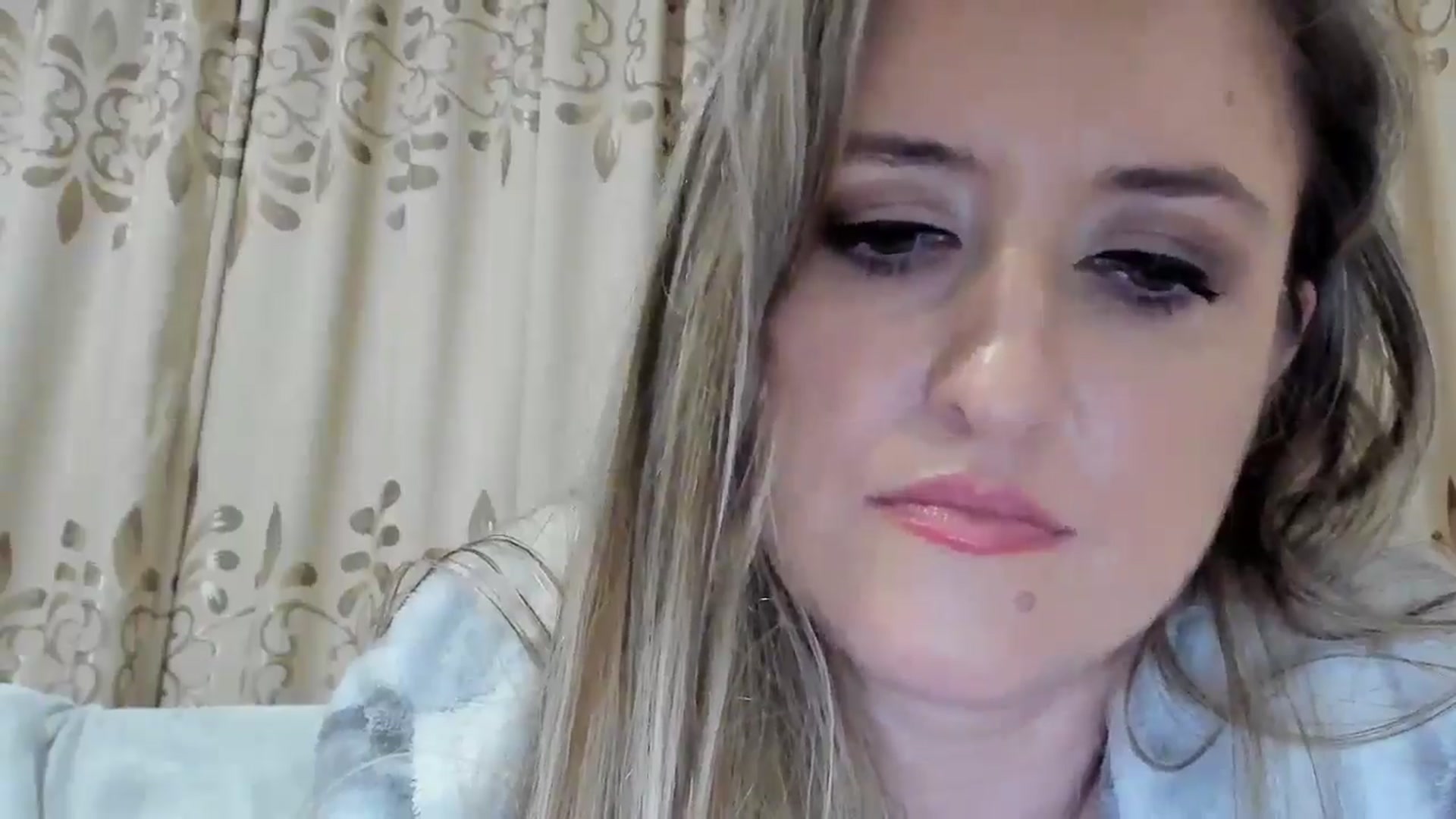 Gallery image thumbnail from BestDream's myfreecams stream on, 11/05/2025, 01:21 image 5 of 20