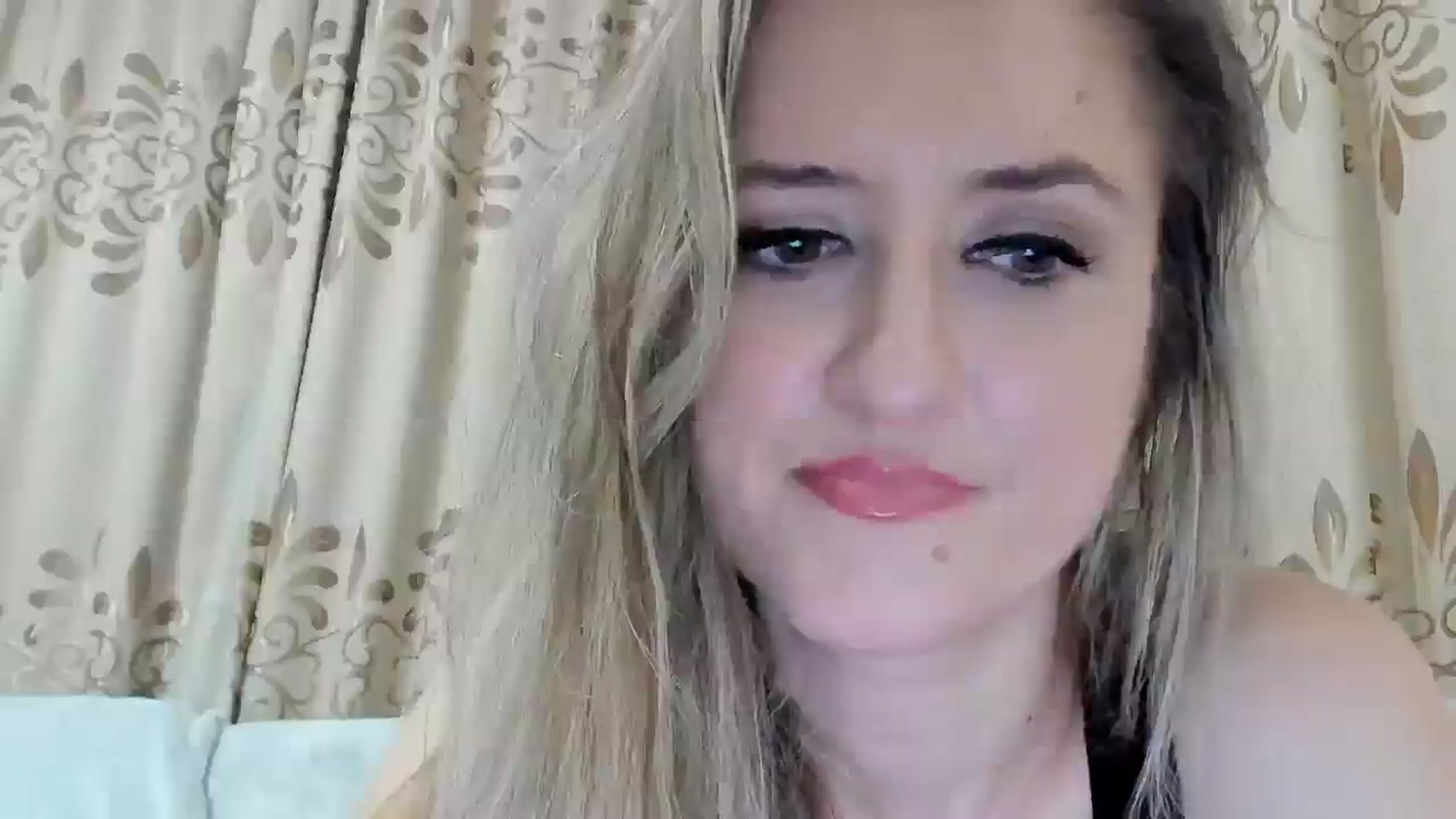 Gallery image thumbnail from BestDream's myfreecams stream on, 11/05/2025, 23:54 image 5 of 20