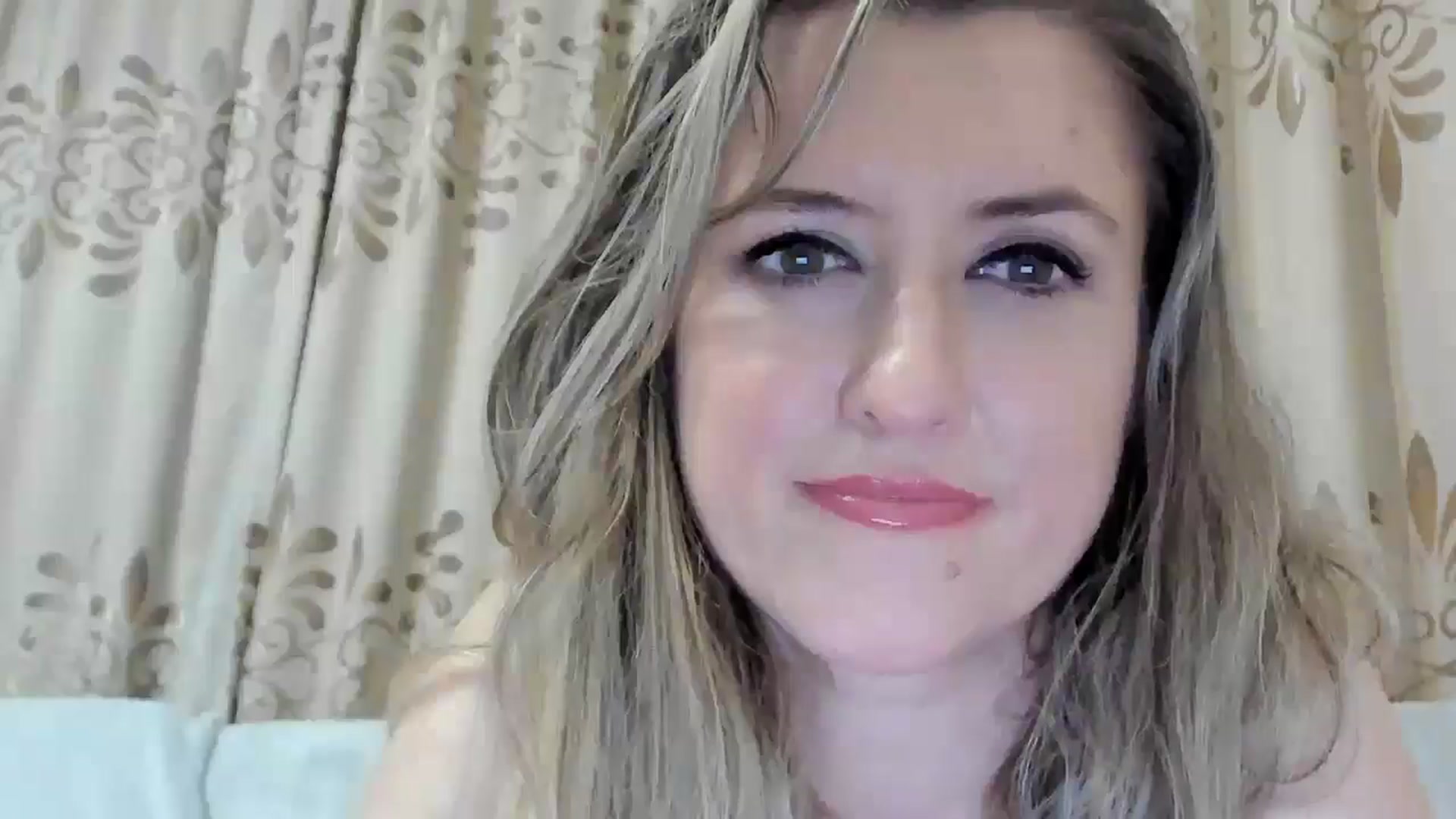 Gallery image thumbnail from BestDream's myfreecams stream on, 11/05/2025, 23:54 image 10 of 20