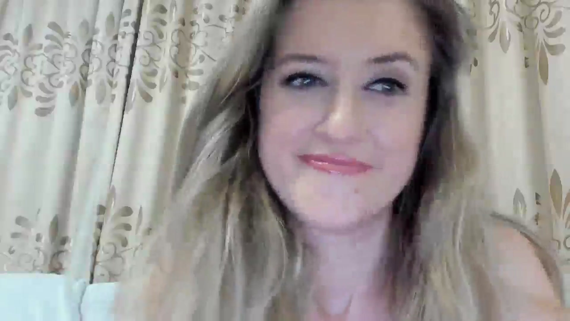Gallery image thumbnail from BestDream's myfreecams stream on, 11/05/2025, 23:54 image 14 of 20