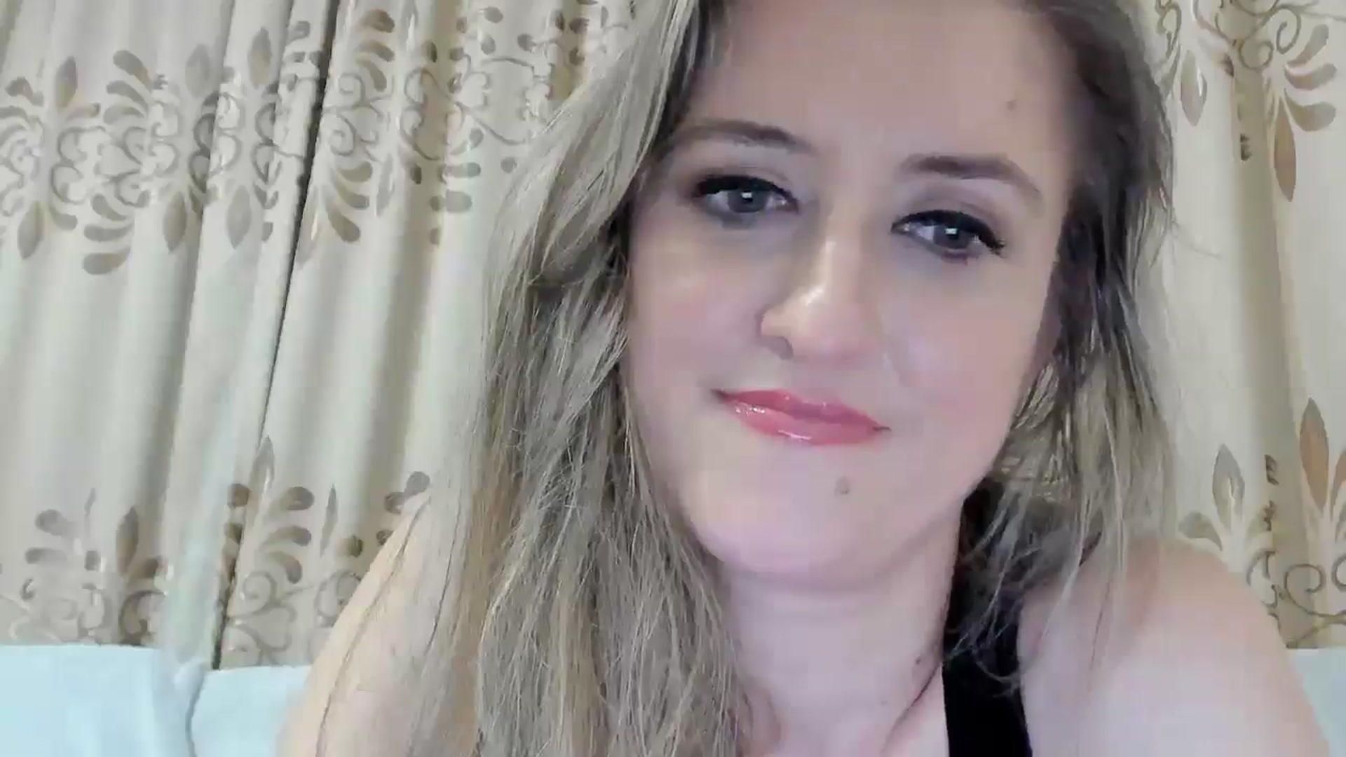 Gallery image thumbnail from BestDream's myfreecams stream on, 11/05/2025, 23:54 image 6 of 20