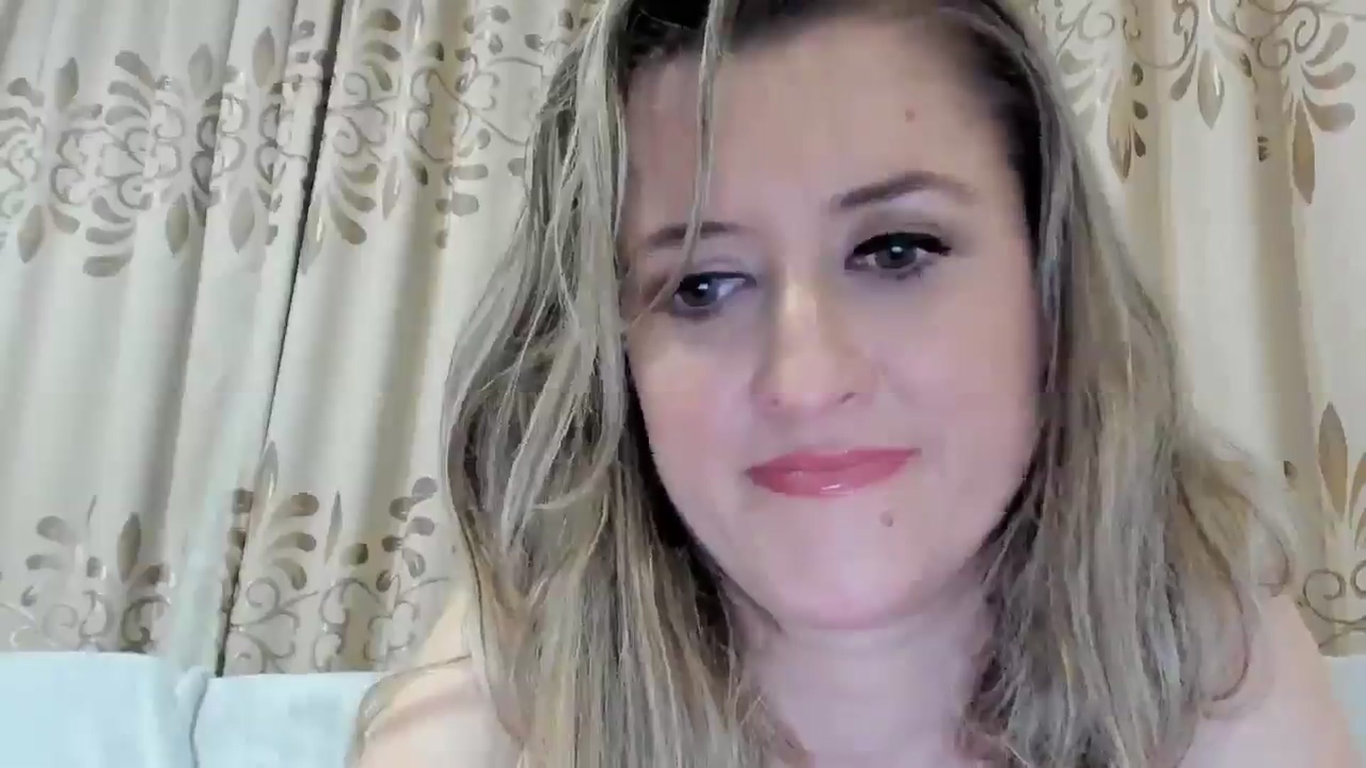 Gallery image thumbnail from BestDream's myfreecams stream on, 11/05/2025, 23:54 image 11 of 20