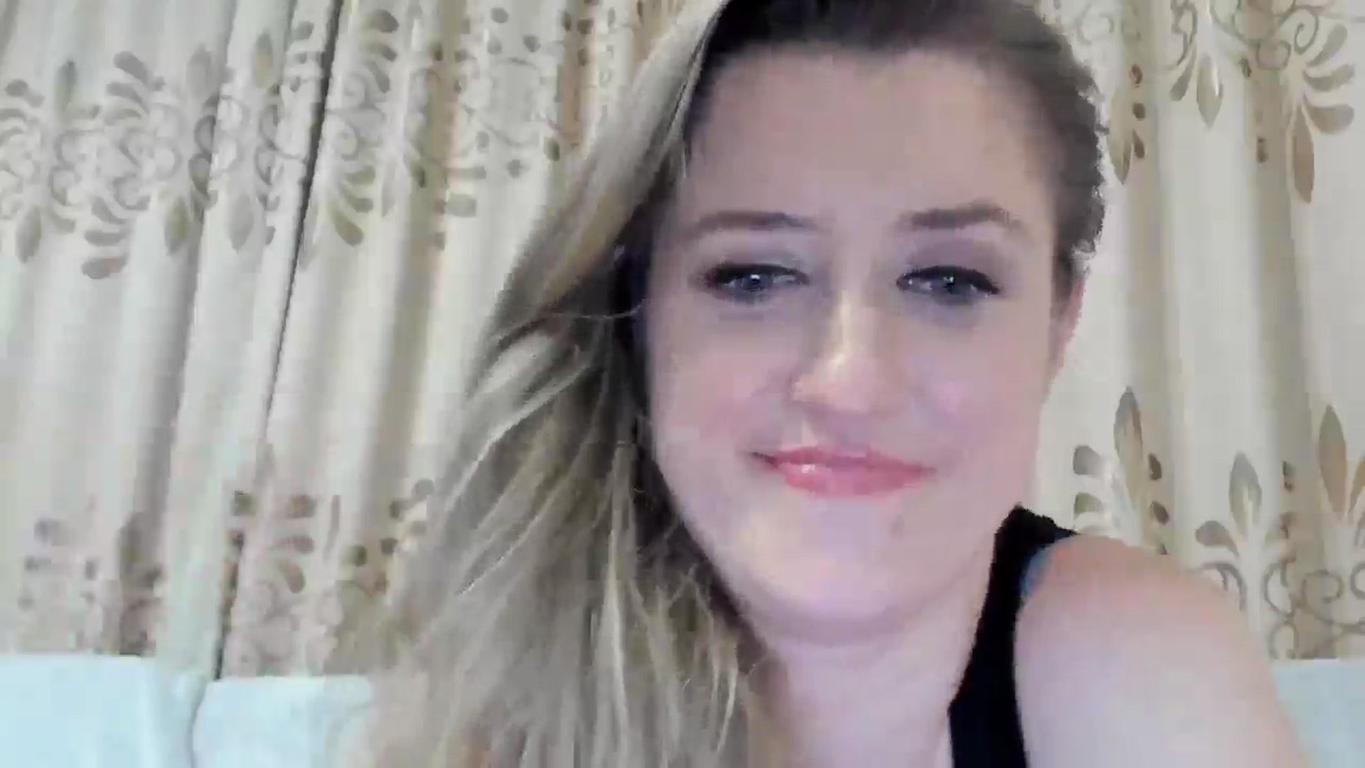 Gallery image thumbnail from BestDream's myfreecams stream on, 11/05/2025, 23:54 image 16 of 20