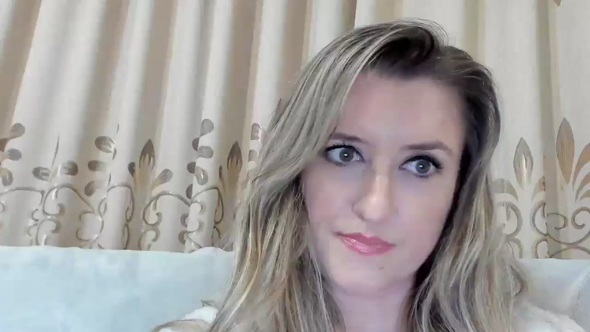 Gallery image thumbnail from BestDream's myfreecams stream on, 11/06/2025, 01:56 image 13 of 20