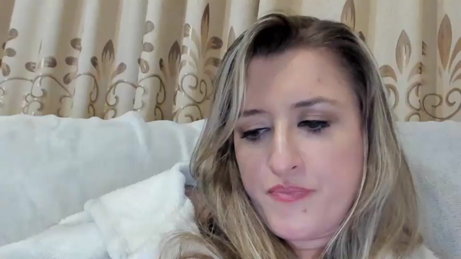 Gallery image thumbnail from BestDream's myfreecams stream on, 11/06/2025, 02:45 image 5 of 20