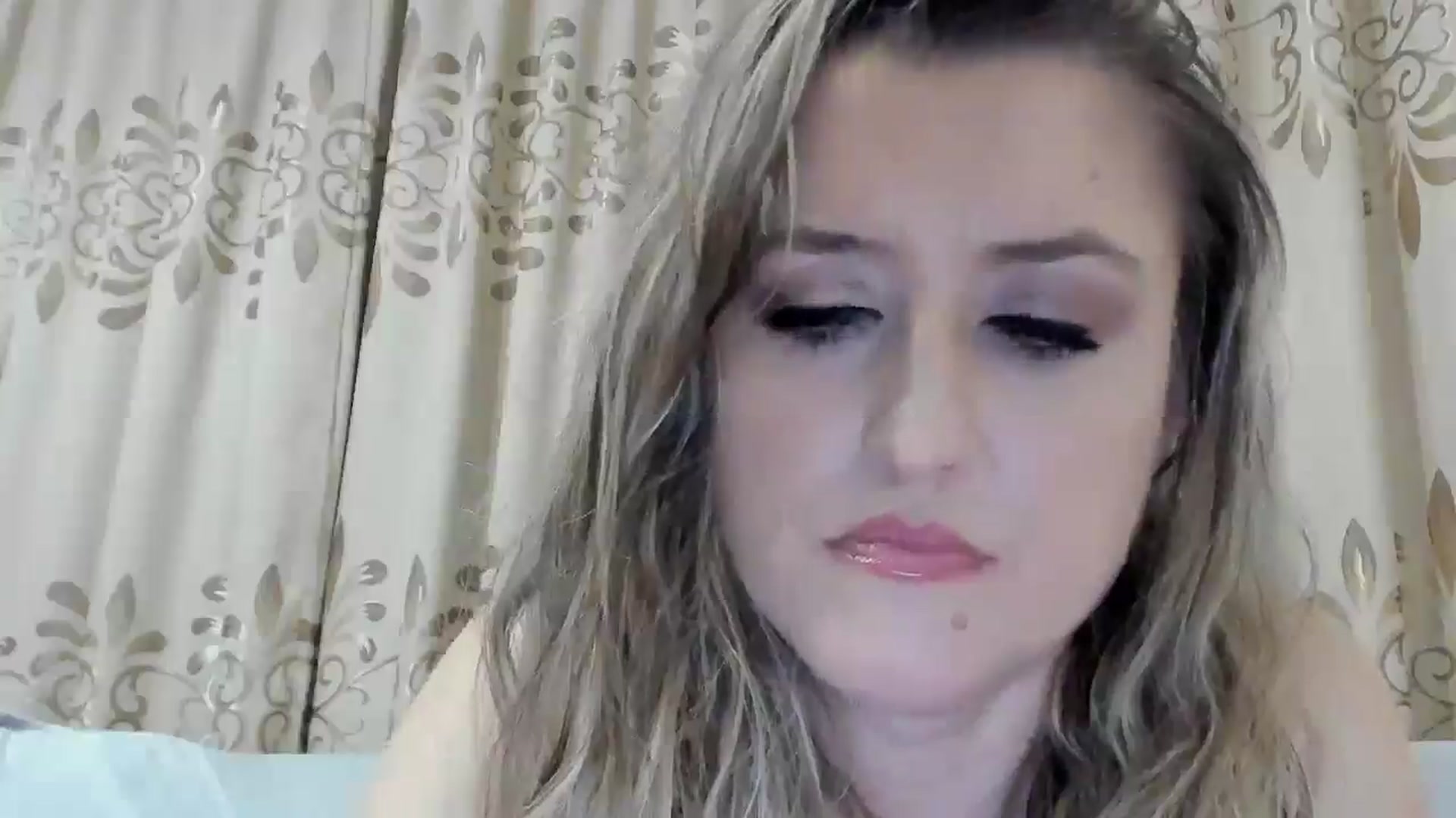 Gallery image thumbnail from BestDream's myfreecams stream on, 11/06/2025, 20:58 image 13 of 20