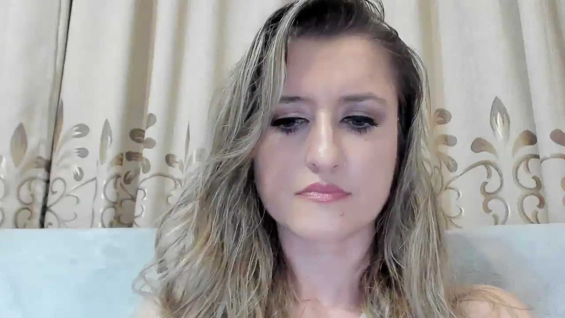Gallery image thumbnail from BestDream's myfreecams stream on, 11/06/2025, 21:40 image 15 of 20