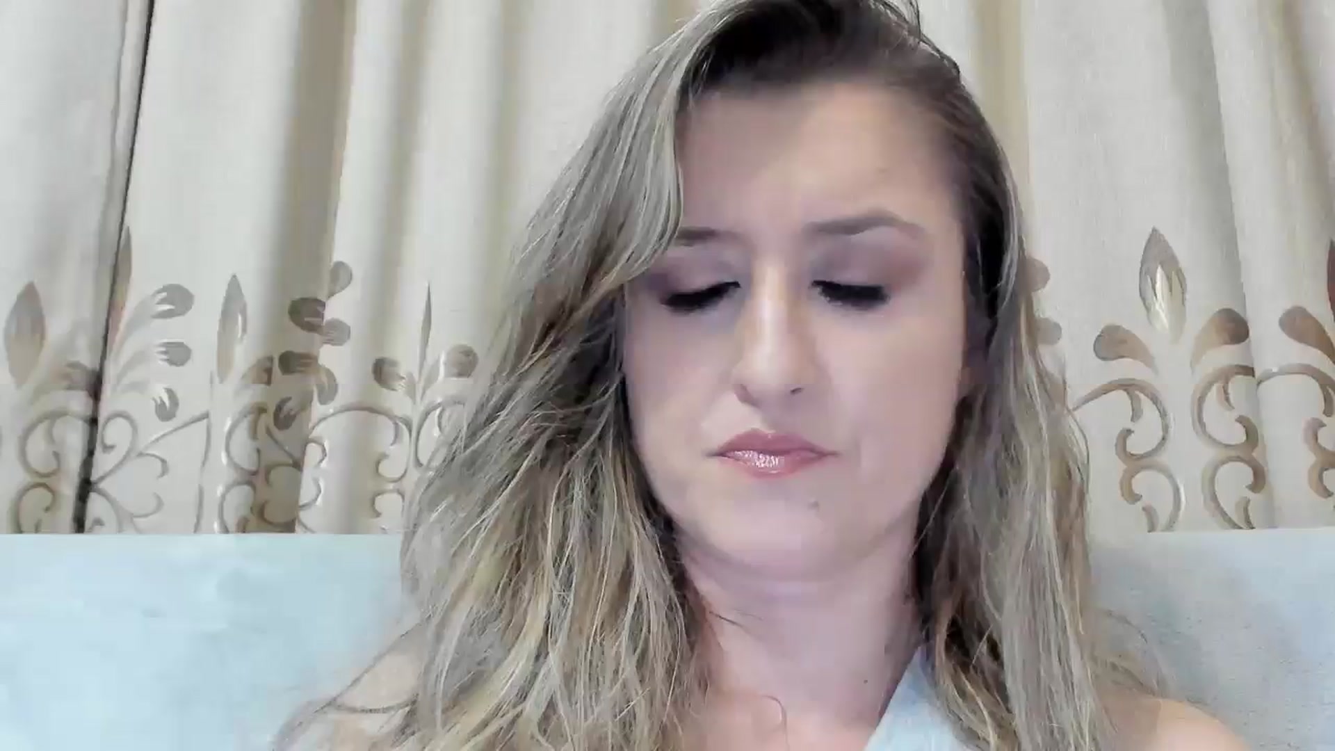 Gallery image thumbnail from BestDream's myfreecams stream on, 11/06/2025, 21:40 image 1 of 20