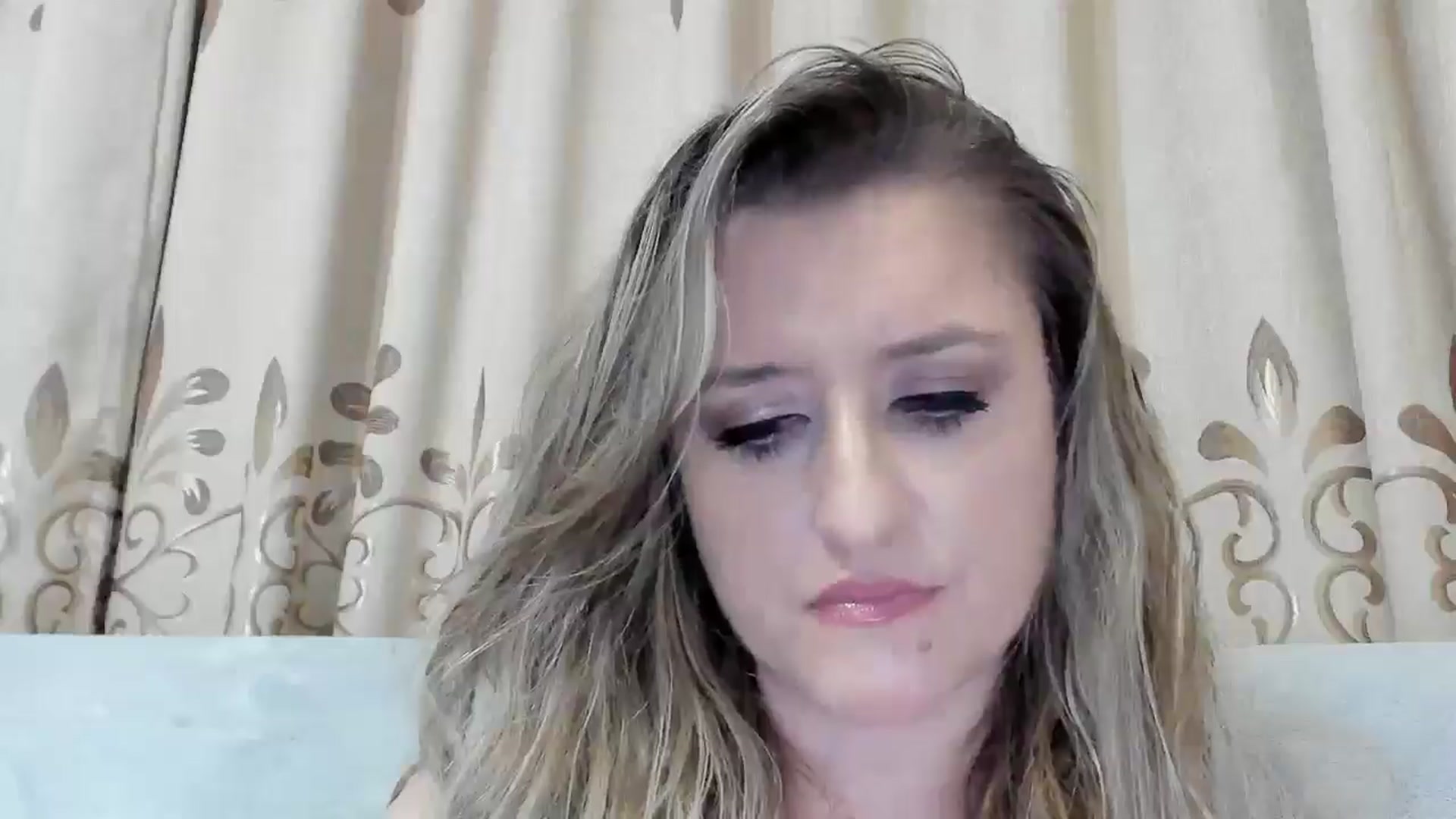 Gallery image thumbnail from BestDream's myfreecams stream on, 11/06/2025, 21:40 image 5 of 20