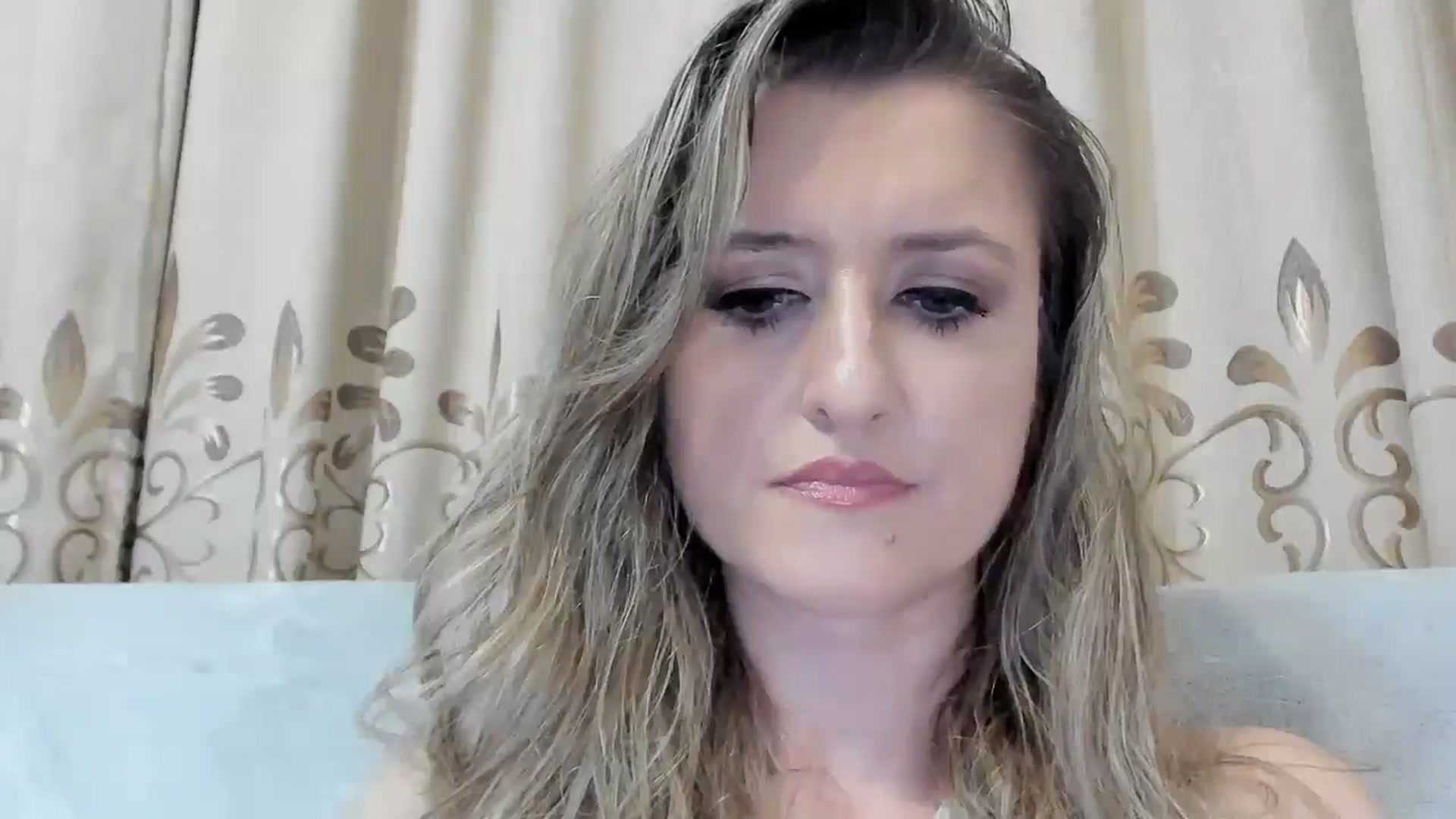 Gallery image thumbnail from BestDream's myfreecams stream on, 11/06/2025, 21:40 image 13 of 20