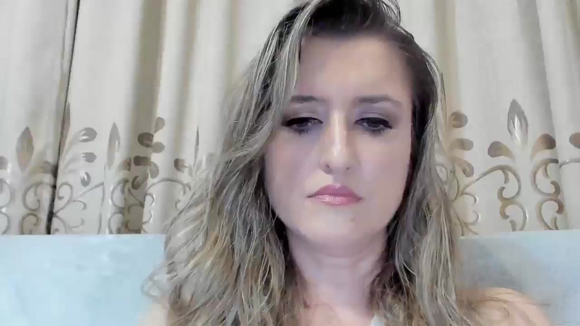 Gallery image thumbnail from BestDream's myfreecams stream on, 11/06/2025, 21:40 image 14 of 20