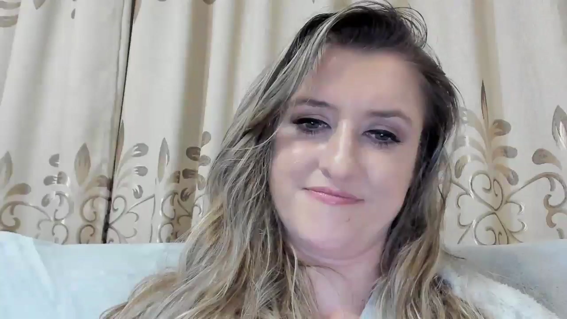 Gallery image thumbnail from BestDream's myfreecams stream on, 11/06/2025, 23:28 image 15 of 20