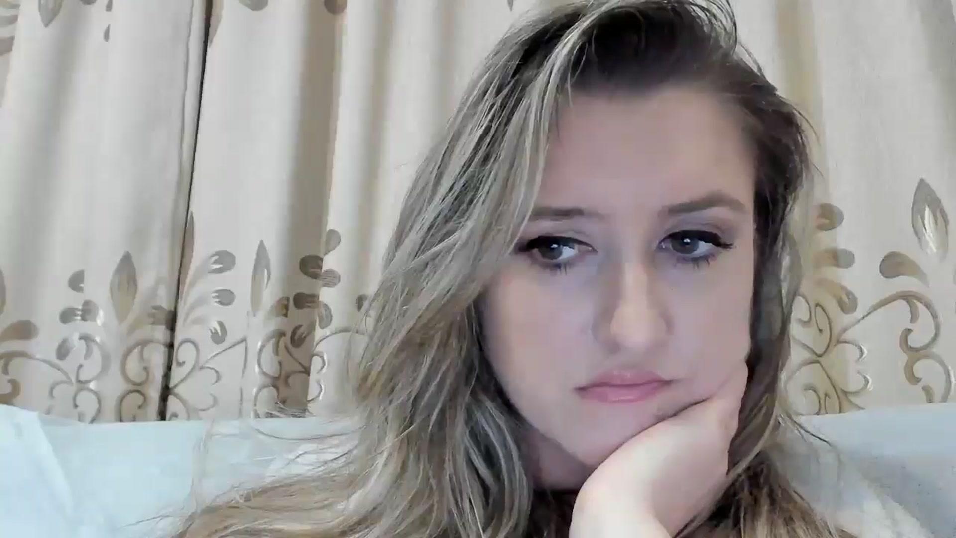 Gallery image thumbnail from BestDream's myfreecams stream on, 11/06/2025, 23:28 image 7 of 20