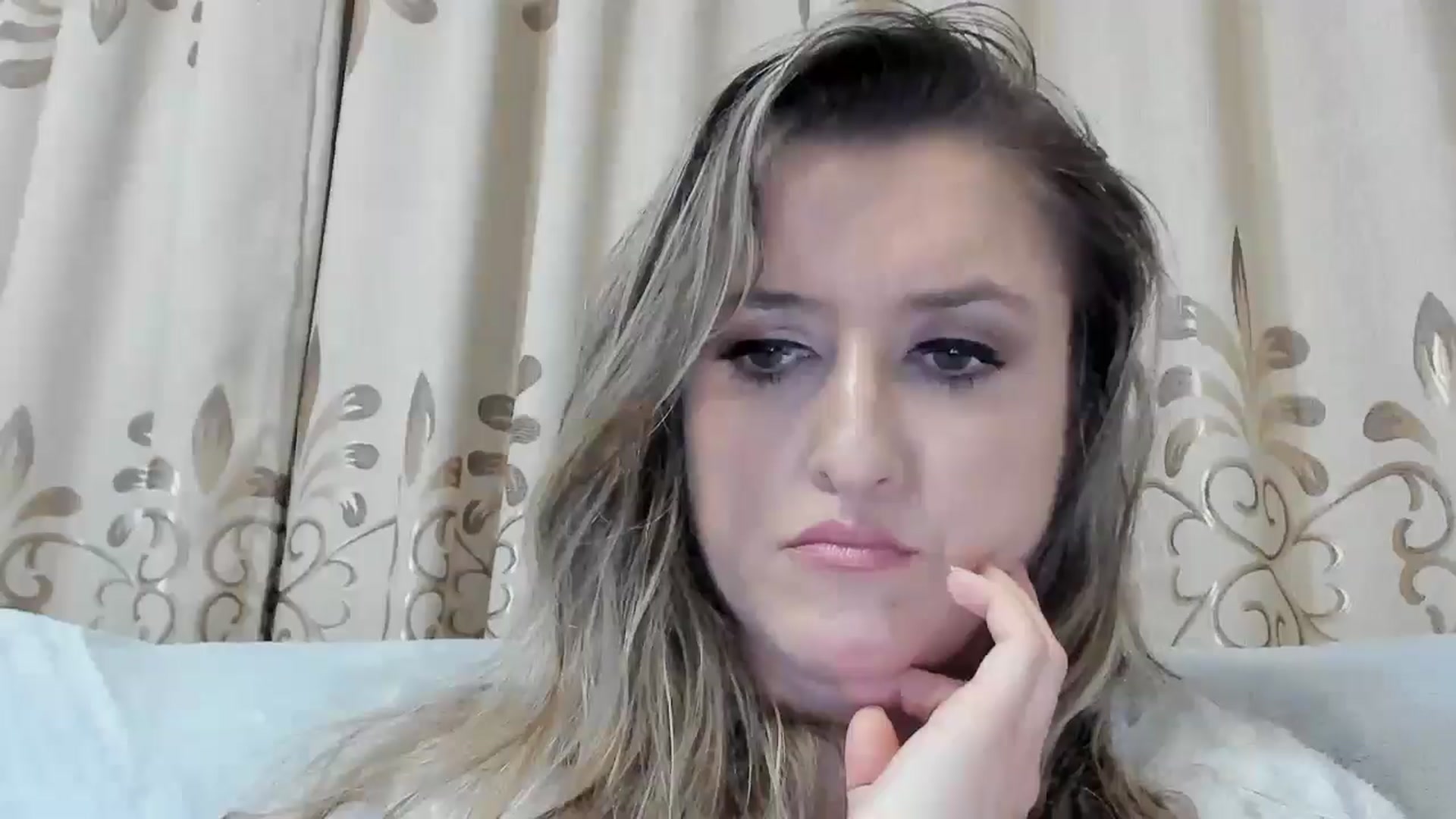 Gallery image thumbnail from BestDream's myfreecams stream on, 11/06/2025, 23:28 image 13 of 20
