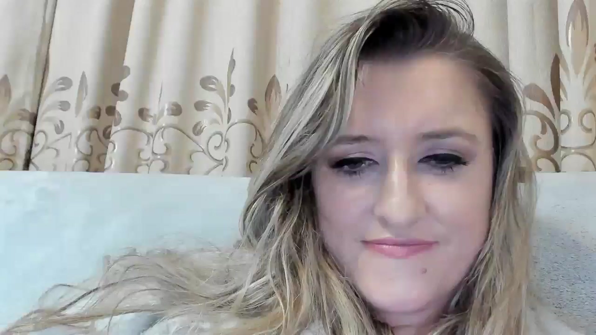Gallery image thumbnail from BestDream's myfreecams stream on, 11/07/2025, 24:02 image 17 of 20