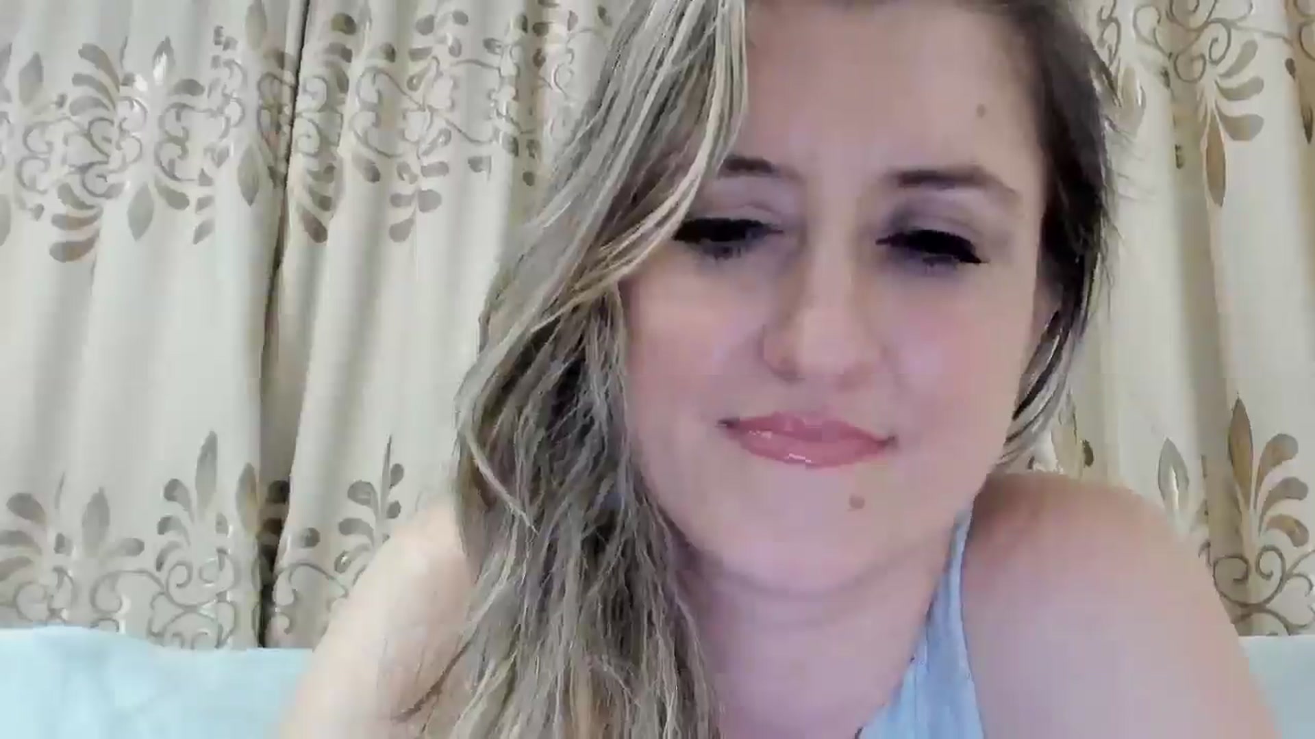 Gallery image thumbnail from BestDream's myfreecams stream on, 11/08/2025, 24:18 image 18 of 20
