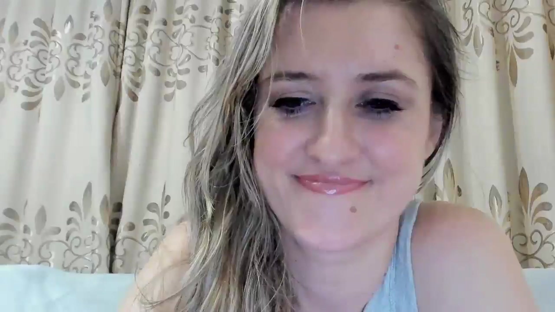 Gallery image thumbnail from BestDream's myfreecams stream on, 11/08/2025, 24:18 image 6 of 20