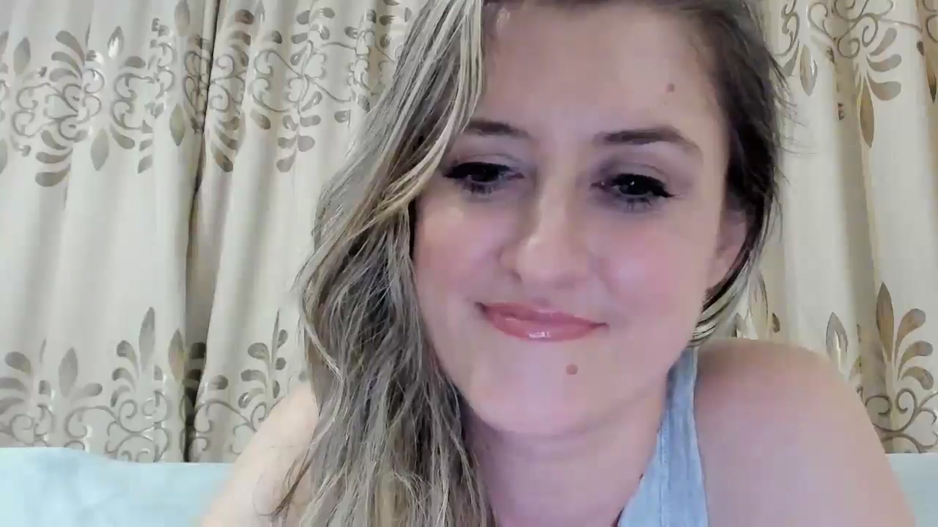 Gallery image thumbnail from BestDream's myfreecams stream on, 11/08/2025, 24:18 image 14 of 20